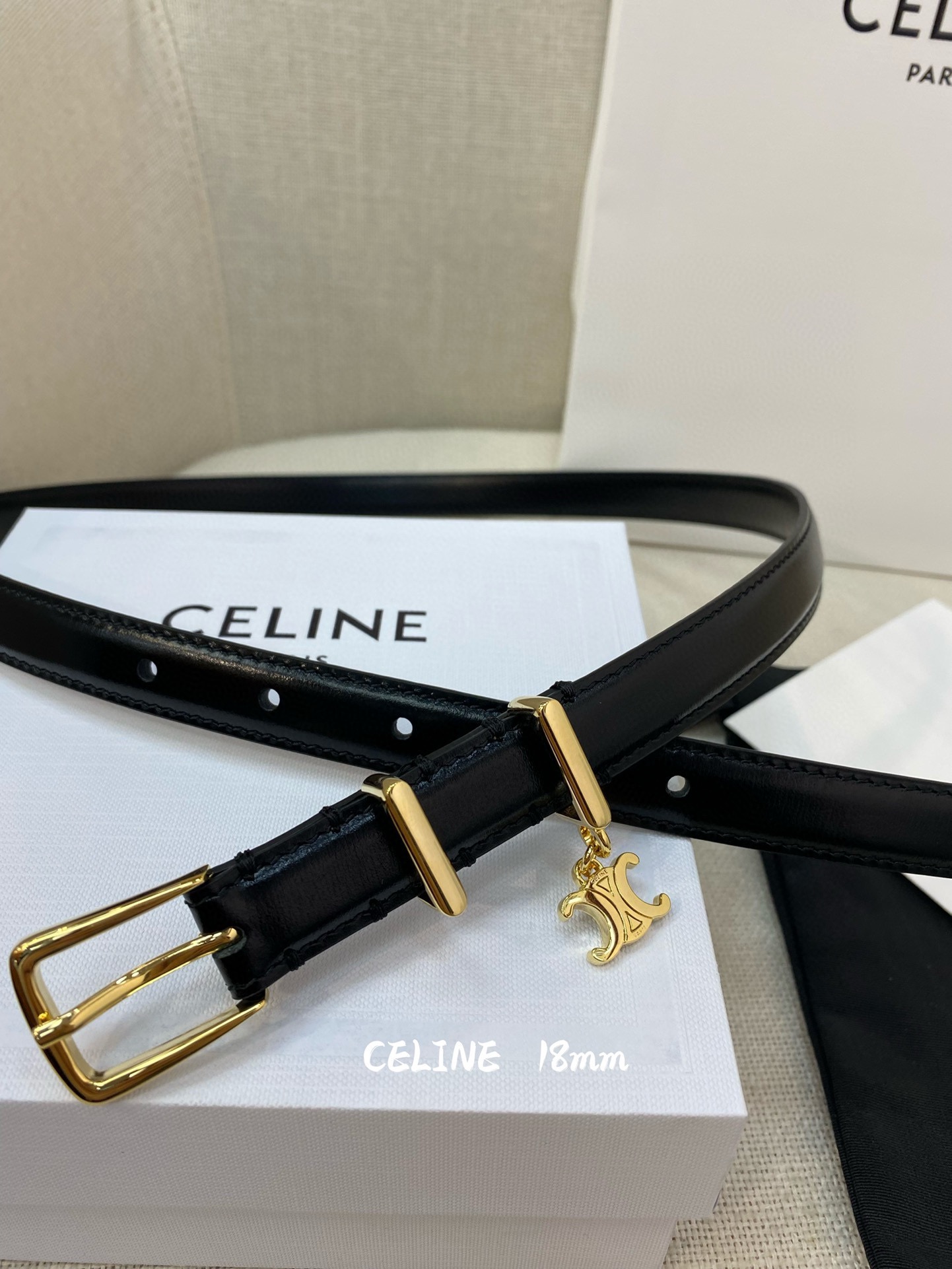 CELINE赛琳专柜同款宽1.8cm腰带选用双面原版光滑头层小牛皮精制而成抛光金属精品针扣低调奢华码数7