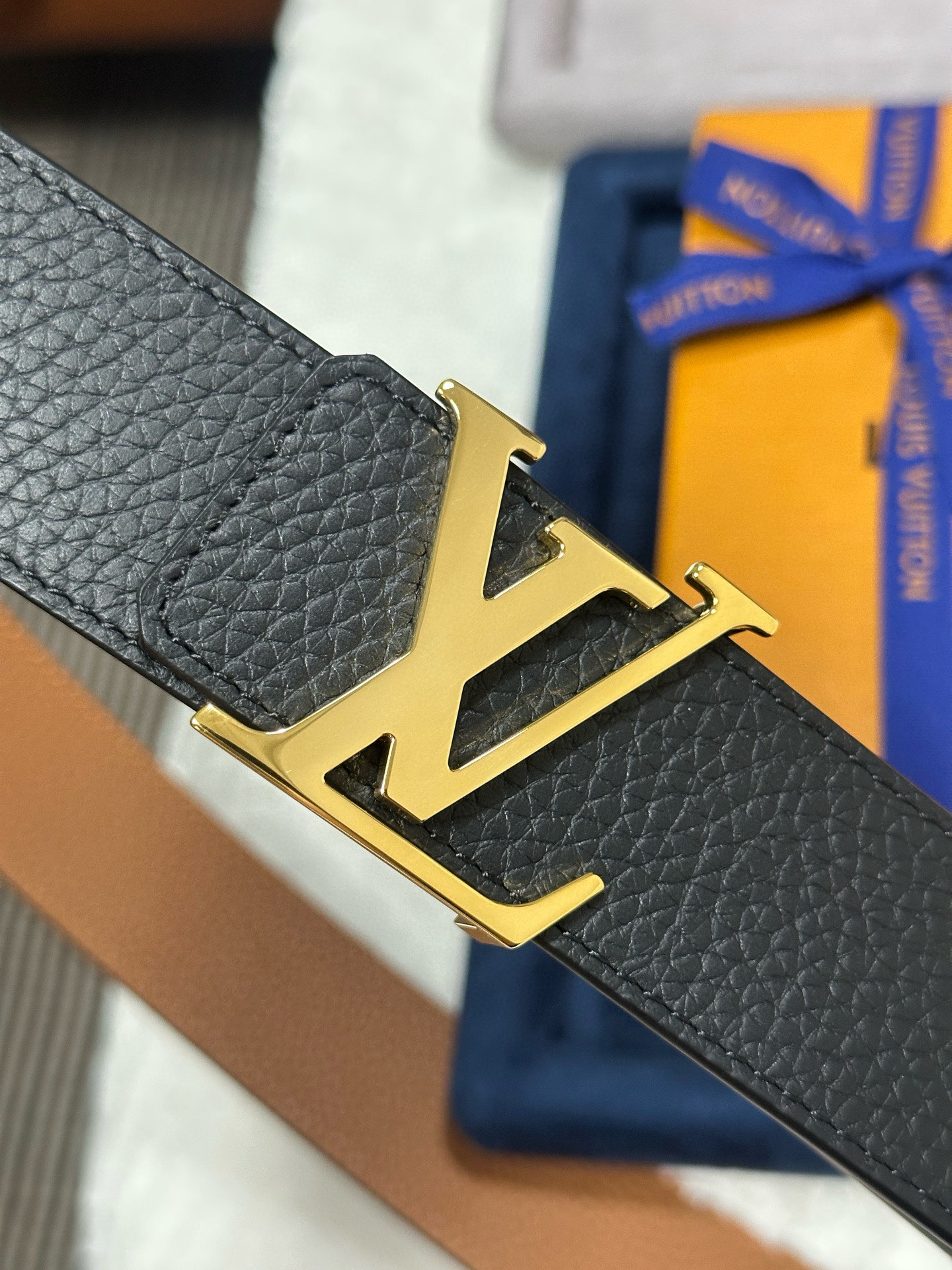 High-End LV Male Belts: P368 Grade with Original Leather and Double-Headed Oxen-Skin Twig - 图片 5