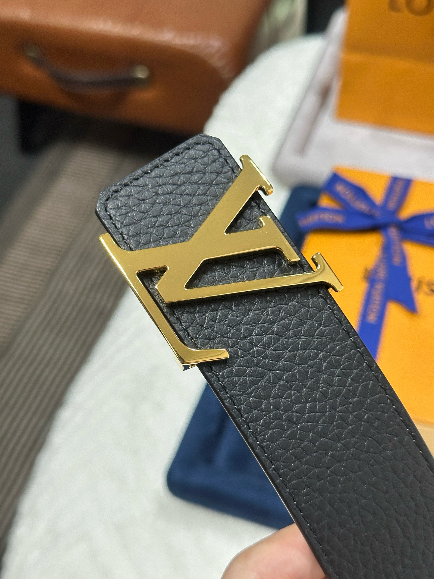 High-End LV Male Belts: P368 Grade with Original Leather and Double-Headed Oxen-Skin Twig - 图片 2