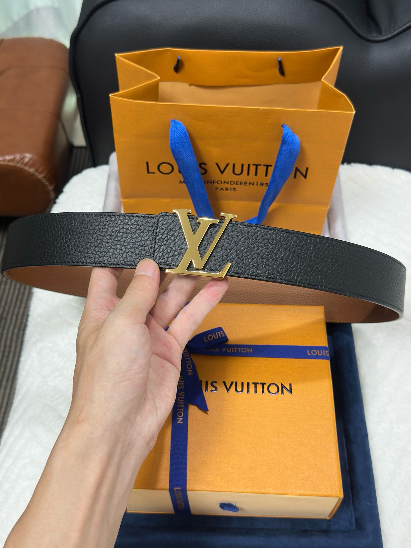High-End LV Male Belts: P368 Grade with Original Leather and Double-Headed Oxen-Skin Twig - 图片 4