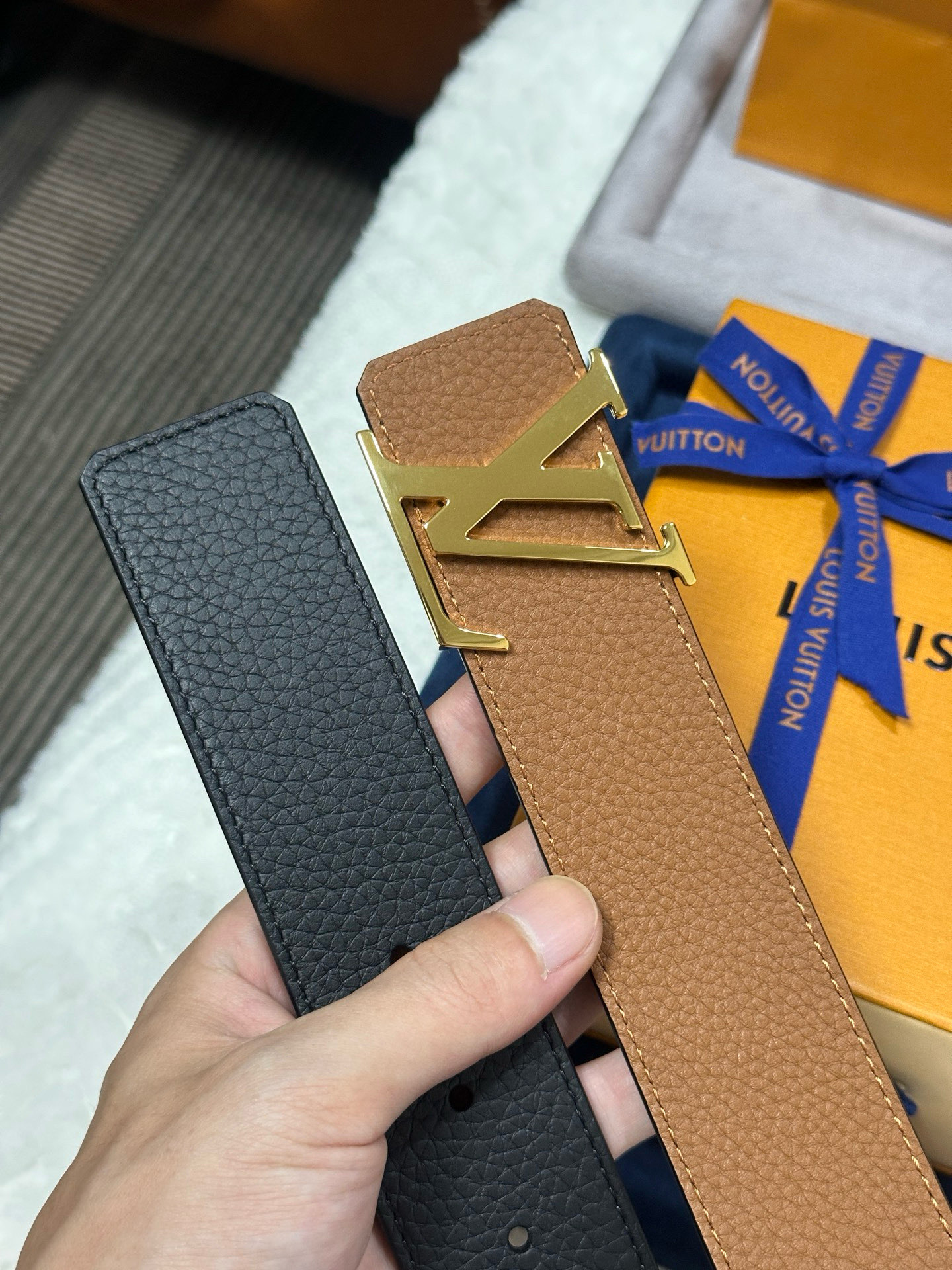 High-End LV Male Belts: P368 Grade with Original Leather and Double-Headed Oxen-Skin Twig - 图片 3