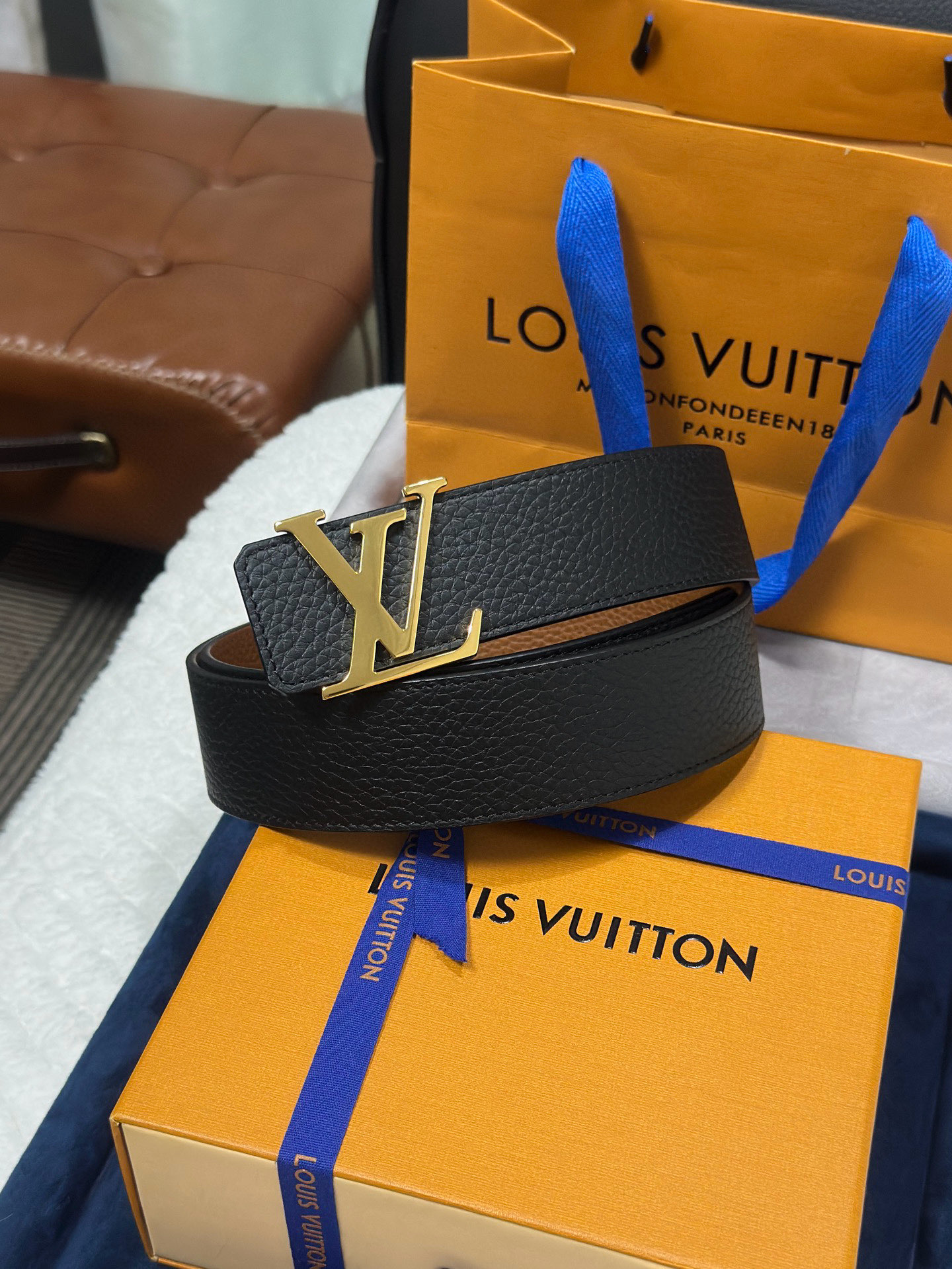 High-End LV Male Belts: P368 Grade with Original Leather and Double-Headed Oxen-Skin Twig
