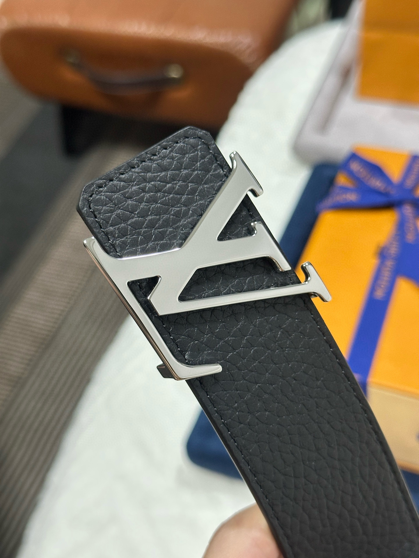 High-End LV Male Belts: Premium Louis Vuitton Leather and Quality Craftsmanship - 图片 2