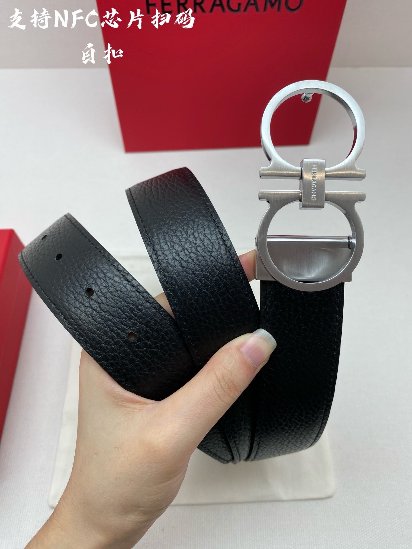 Ferragamo 代购级 菲拉格慕 ，双面进口牛皮 真材实料 很有质感 不失风范 可自行裁剪