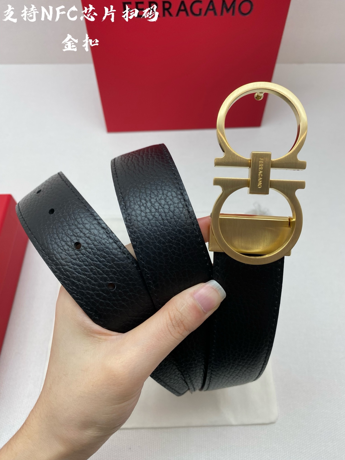Ferragamo 代购级 菲拉格慕 ，双面进口牛皮 真材实料 很有质感 不失风范 可自行裁剪