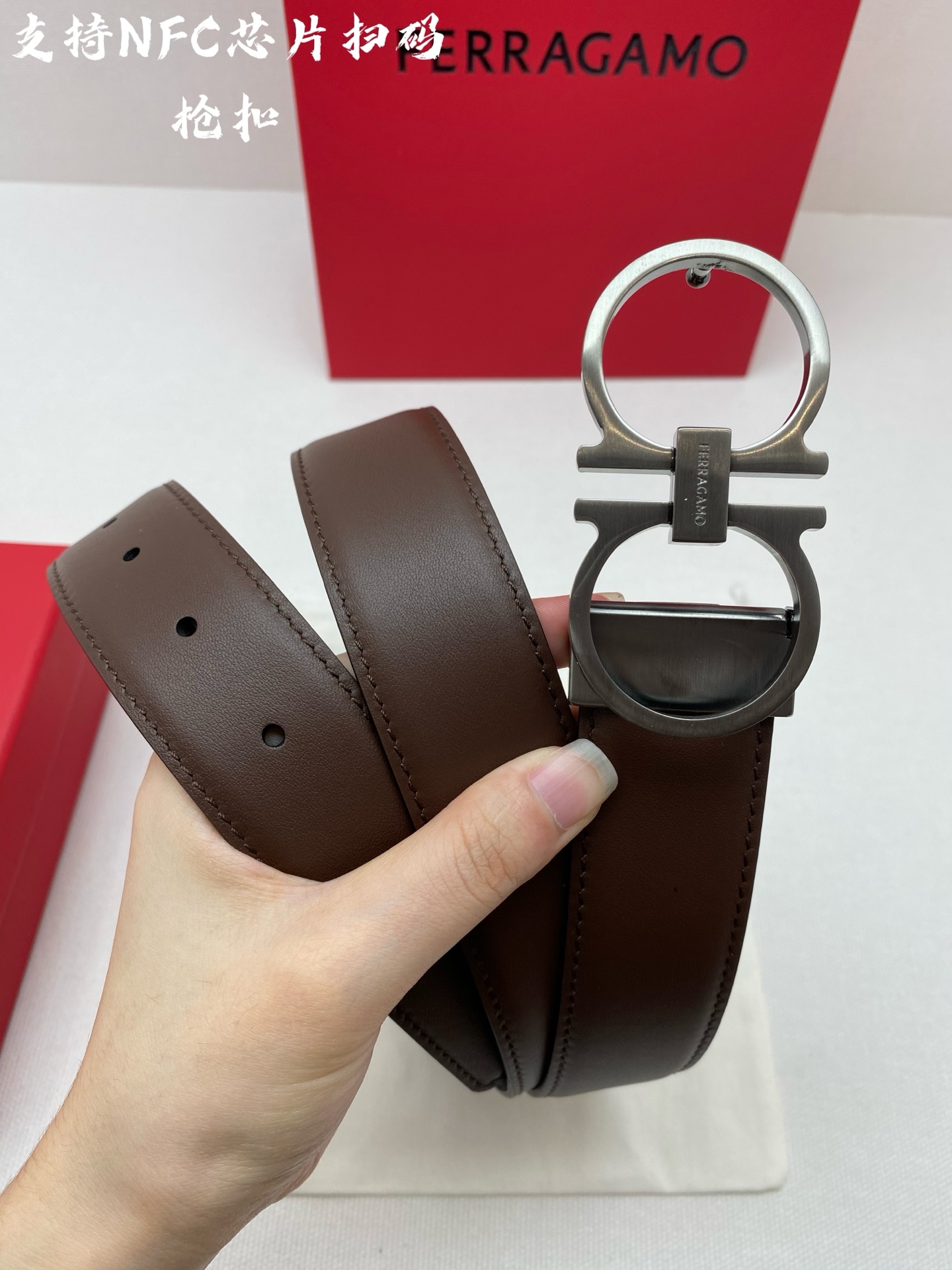 Ferragamo 代购级 菲拉格慕 ，双面进口牛皮 真材实料 很有质感 不失风范 可自行裁剪