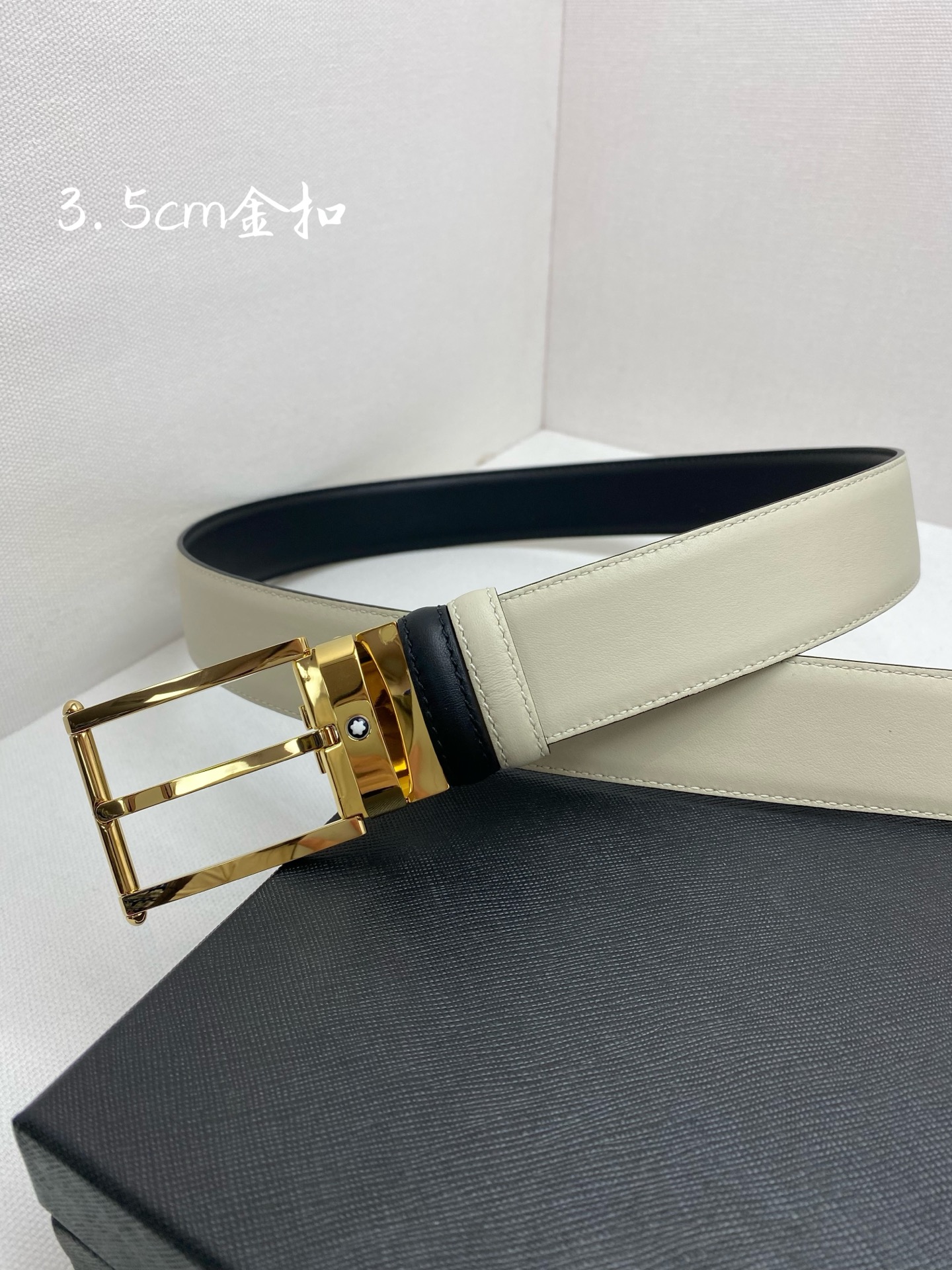 Montblanc万宝龙 宽3.5cm 采用头层牛皮 精品针式扣头 自由裁剪商务休闲皮带