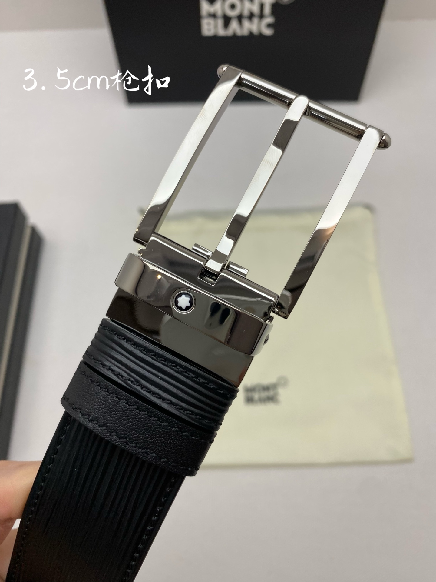 Montblanc万宝龙 宽3.5cm 采用头层牛皮 精品针式扣头 自由裁剪商务休闲皮带