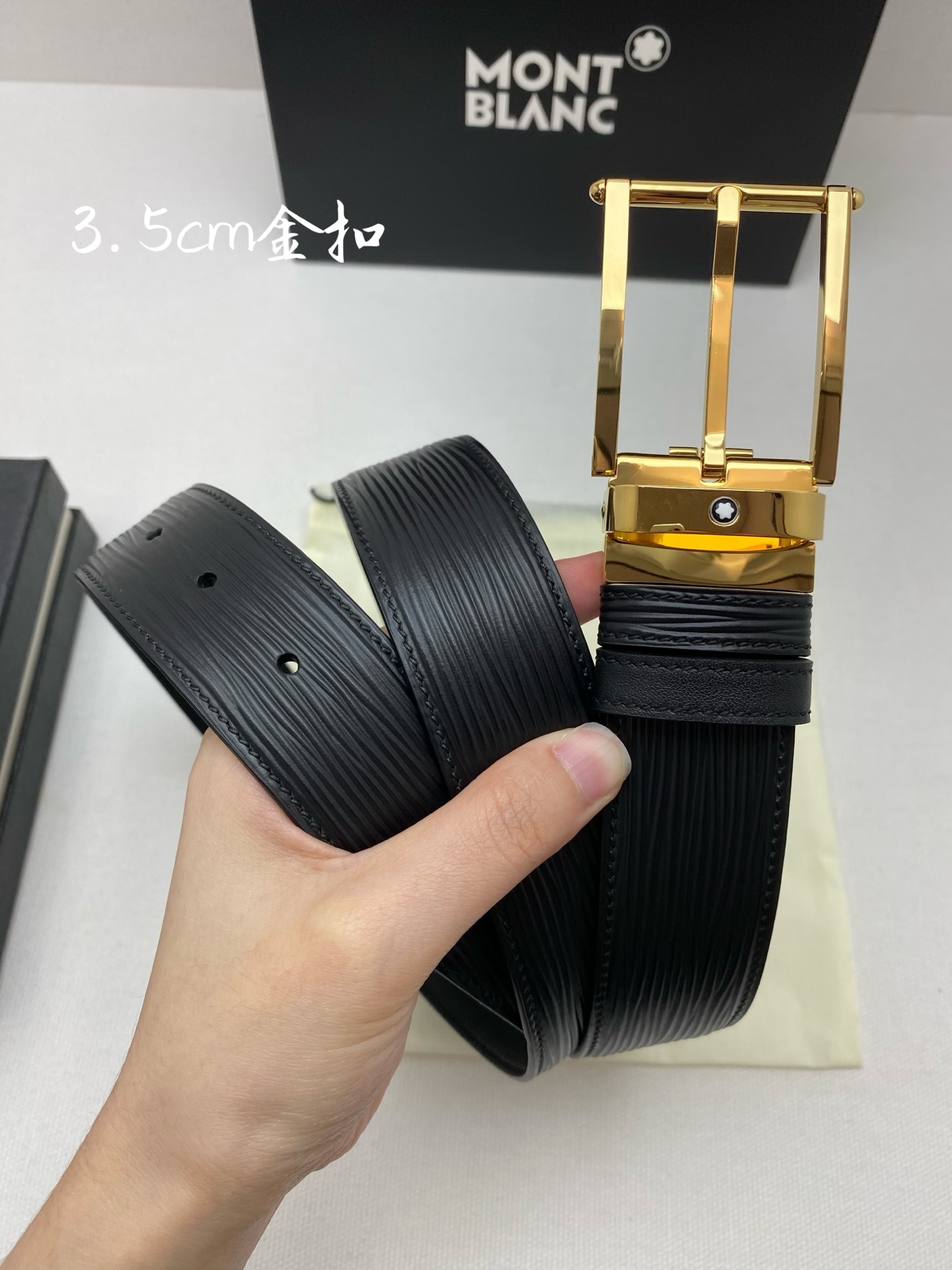 Montblanc万宝龙 宽3.5cm 采用头层牛皮 精品针式扣头 自由裁剪商务休闲皮带