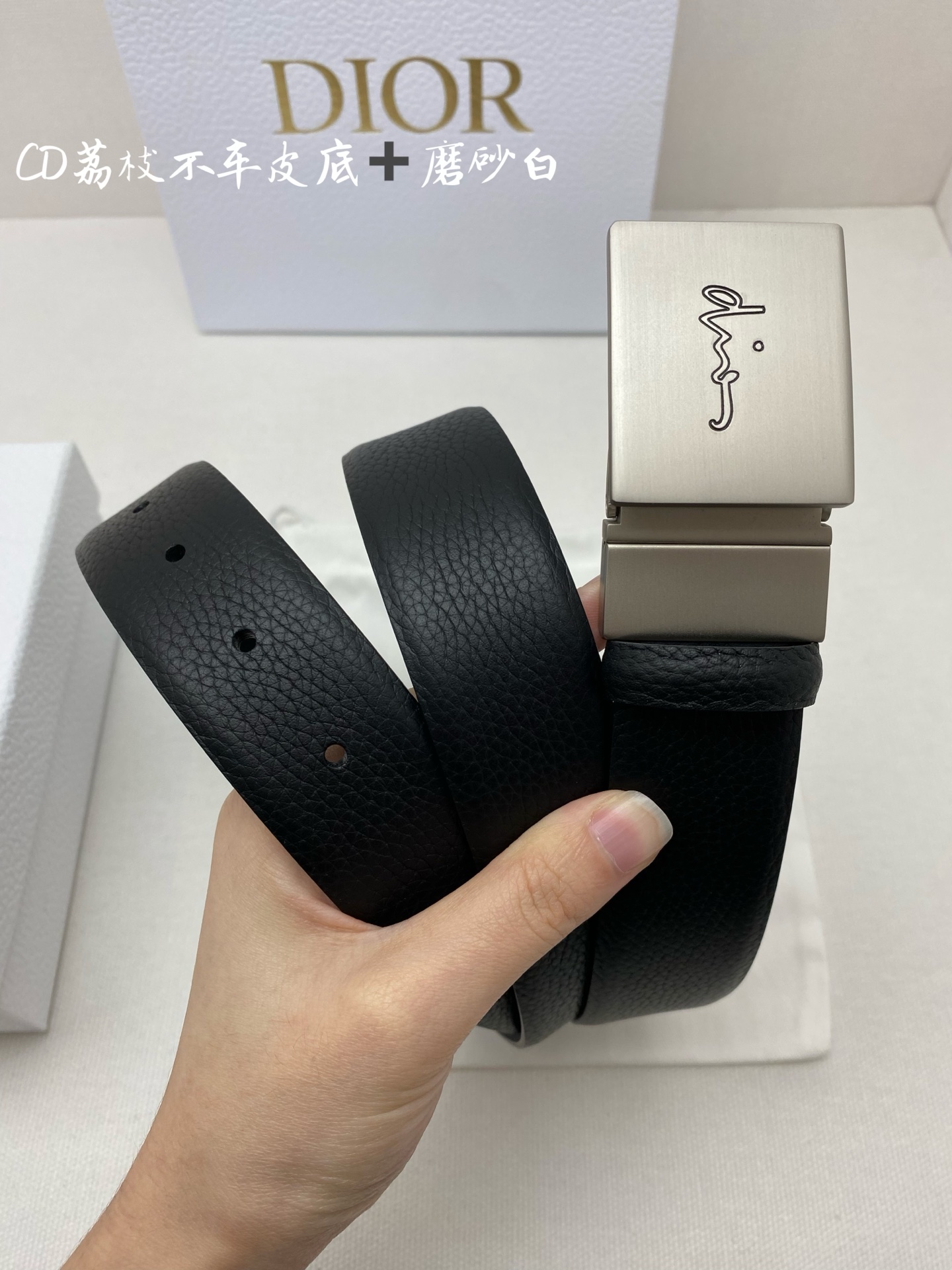 Dior迪奧全力打造精緻優雅心備佳品，五金採用精湛的處理工藝，头层牛皮 適用百搭💓寬度3.5cm