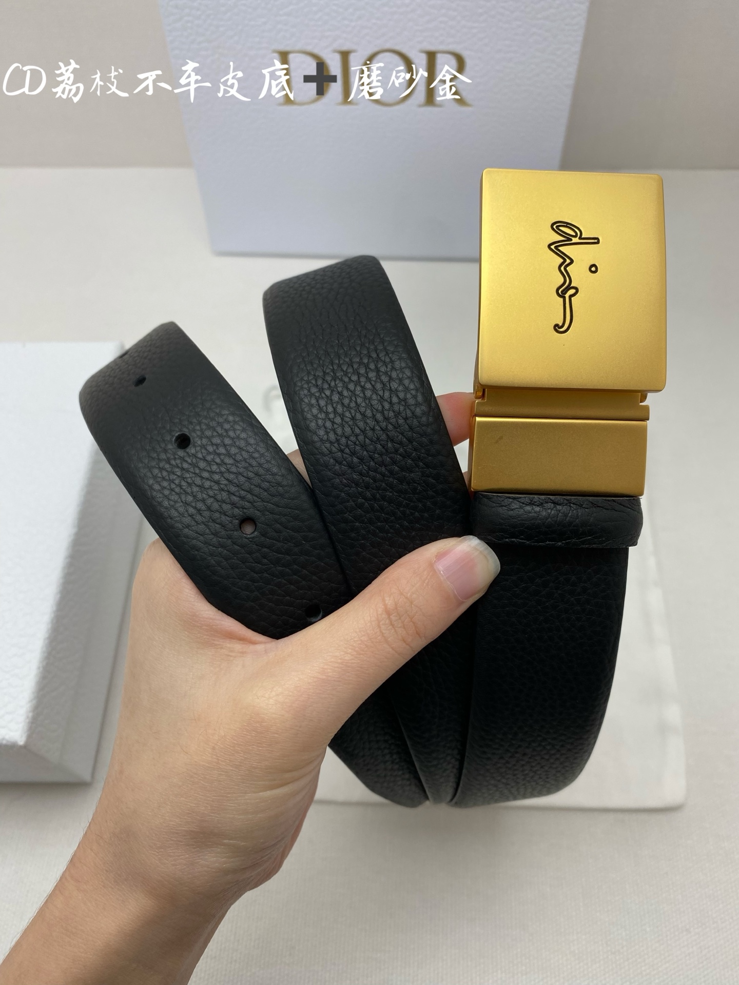 Dior迪奧全力打造精緻優雅心備佳品，五金採用精湛的處理工藝，头层牛皮 適用百搭💓寬度3.5cm