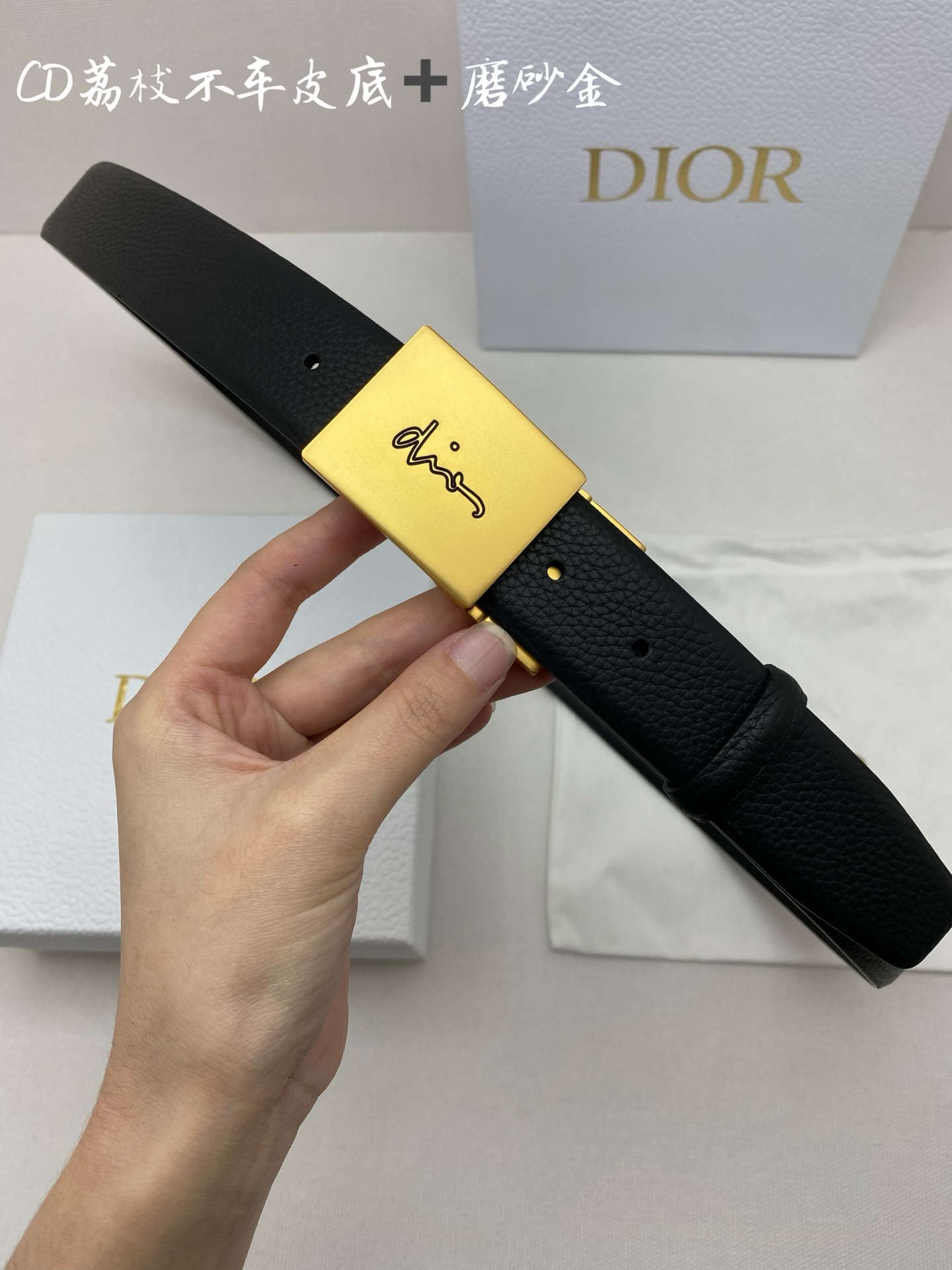 Dior迪奧全力打造精緻優雅心備佳品，五金採用精湛的處理工藝，头层牛皮 適用百搭💓寬度3.5cm