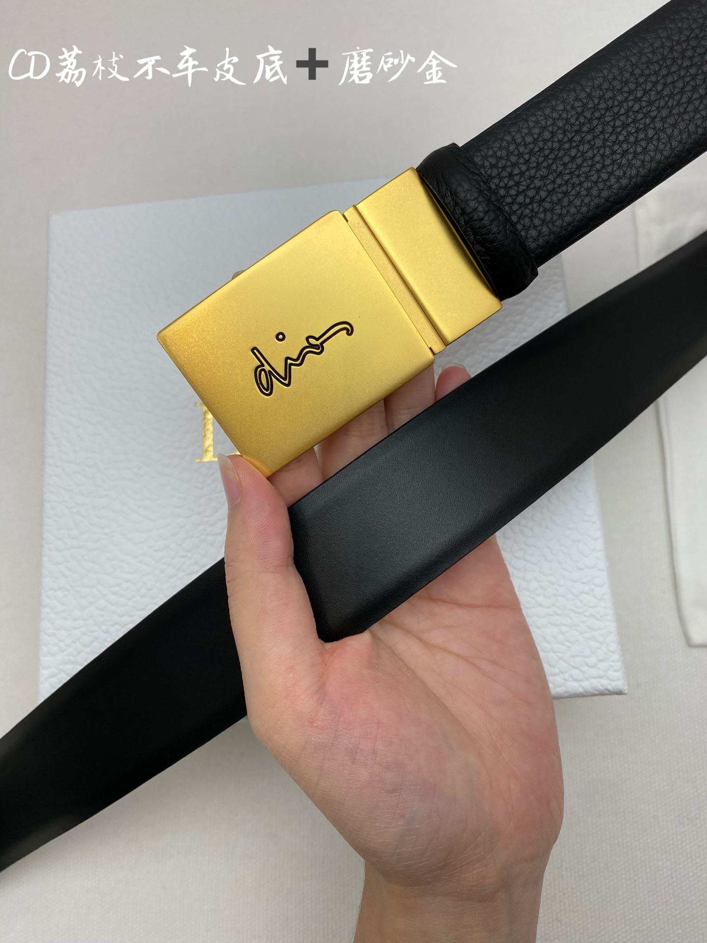 Dior迪奧全力打造精緻優雅心備佳品，五金採用精湛的處理工藝，头层牛皮 適用百搭💓寬度3.5cm