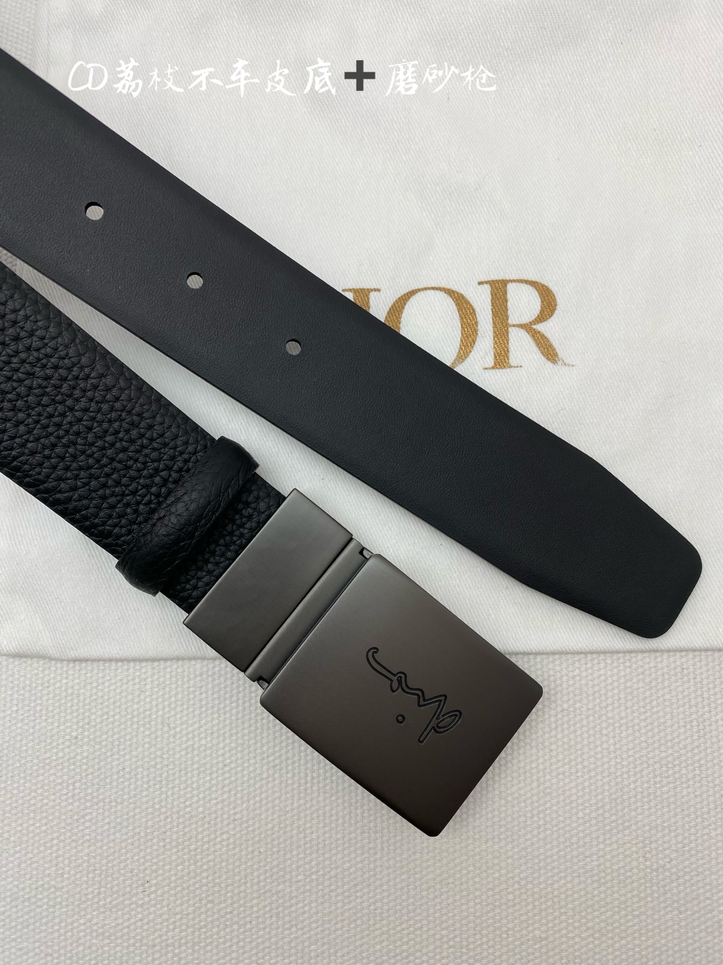 Dior迪奧全力打造精緻優雅心備佳品，五金採用精湛的處理工藝，头层牛皮 適用百搭💓寬度3.5cm