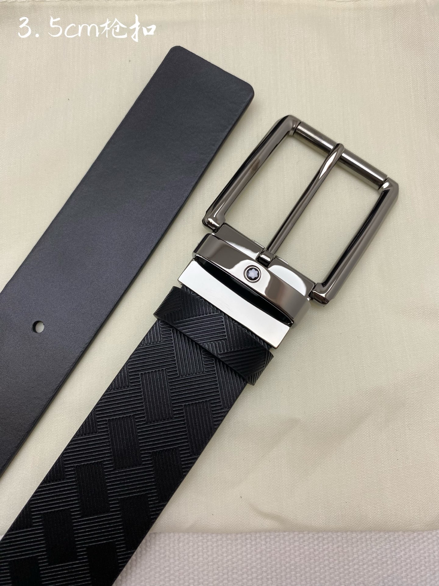 Montblanc万宝龙 宽3.5cm 采用头层牛皮 精品针式扣头 自由裁剪商务休闲皮带