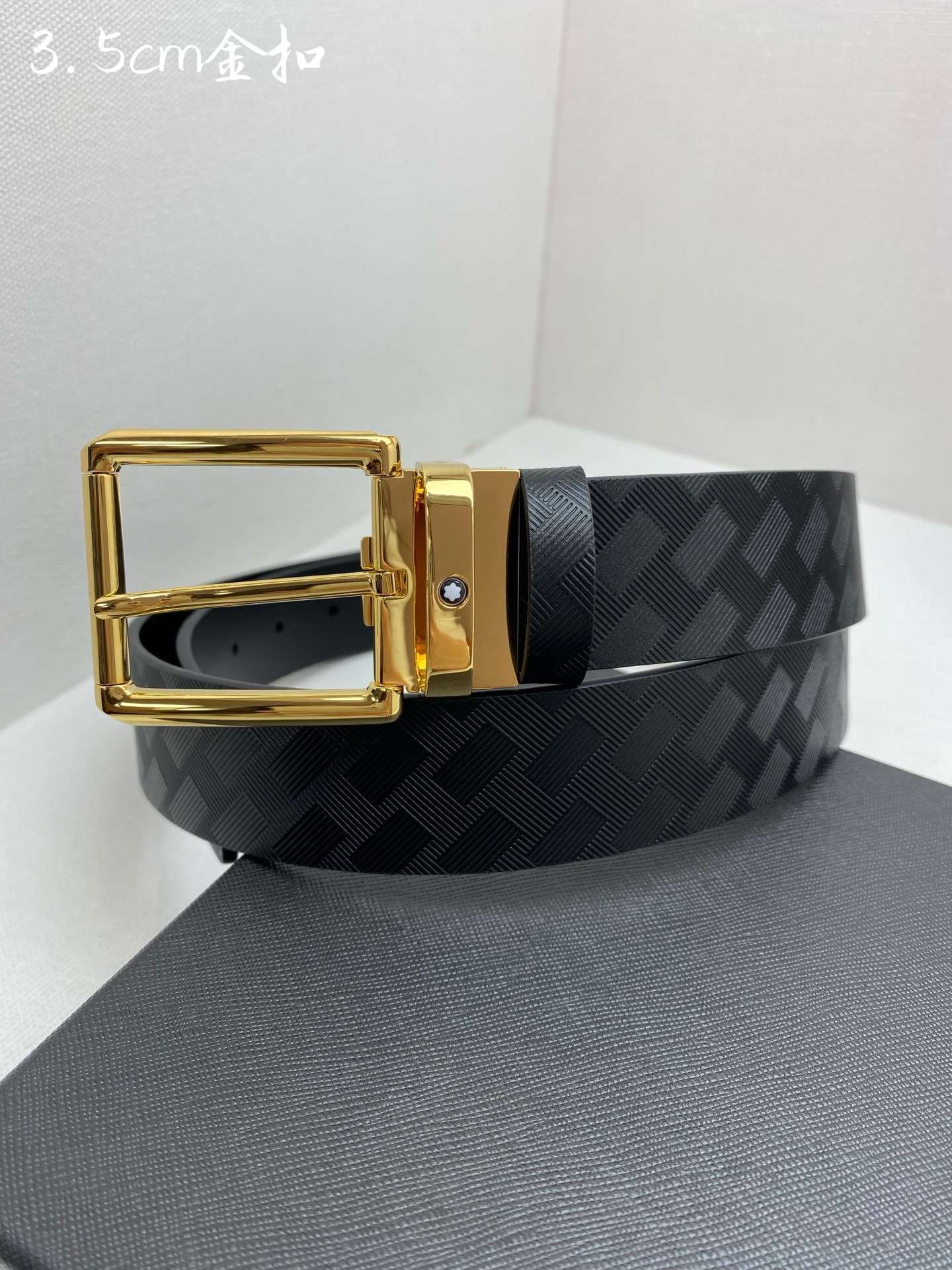 Montblanc万宝龙 宽3.5cm 采用头层牛皮 精品针式扣头 自由裁剪商务休闲皮带