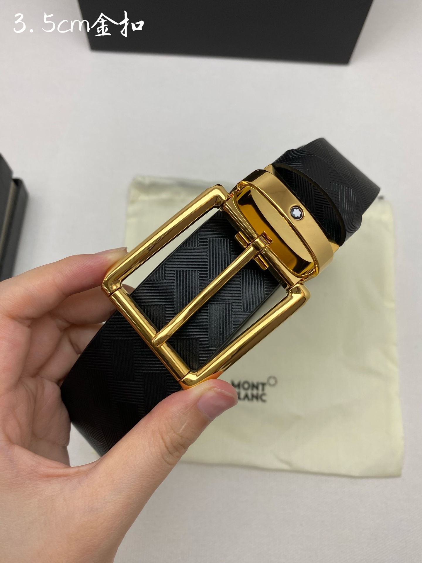 Montblanc万宝龙 宽3.5cm 采用头层牛皮 精品针式扣头 自由裁剪商务休闲皮带