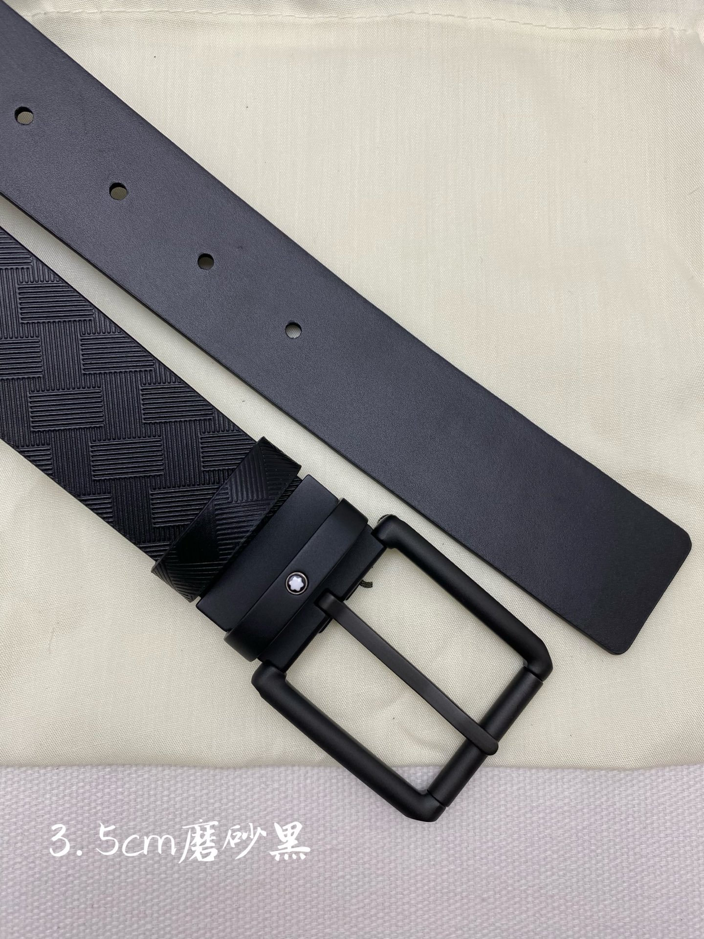 Montblanc万宝龙 宽3.5cm 采用头层牛皮 精品针式扣头 自由裁剪商务休闲皮带