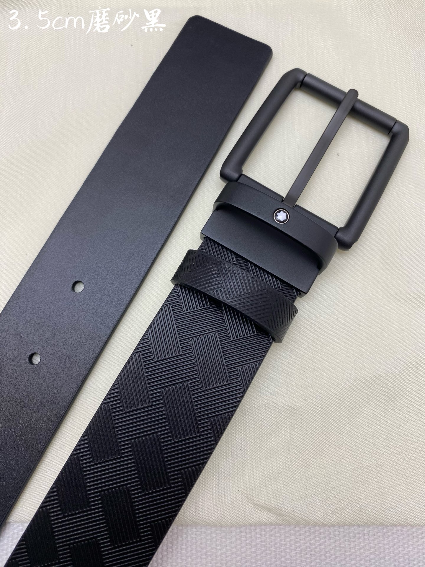 Montblanc万宝龙 宽3.5cm 采用头层牛皮 精品针式扣头 自由裁剪商务休闲皮带