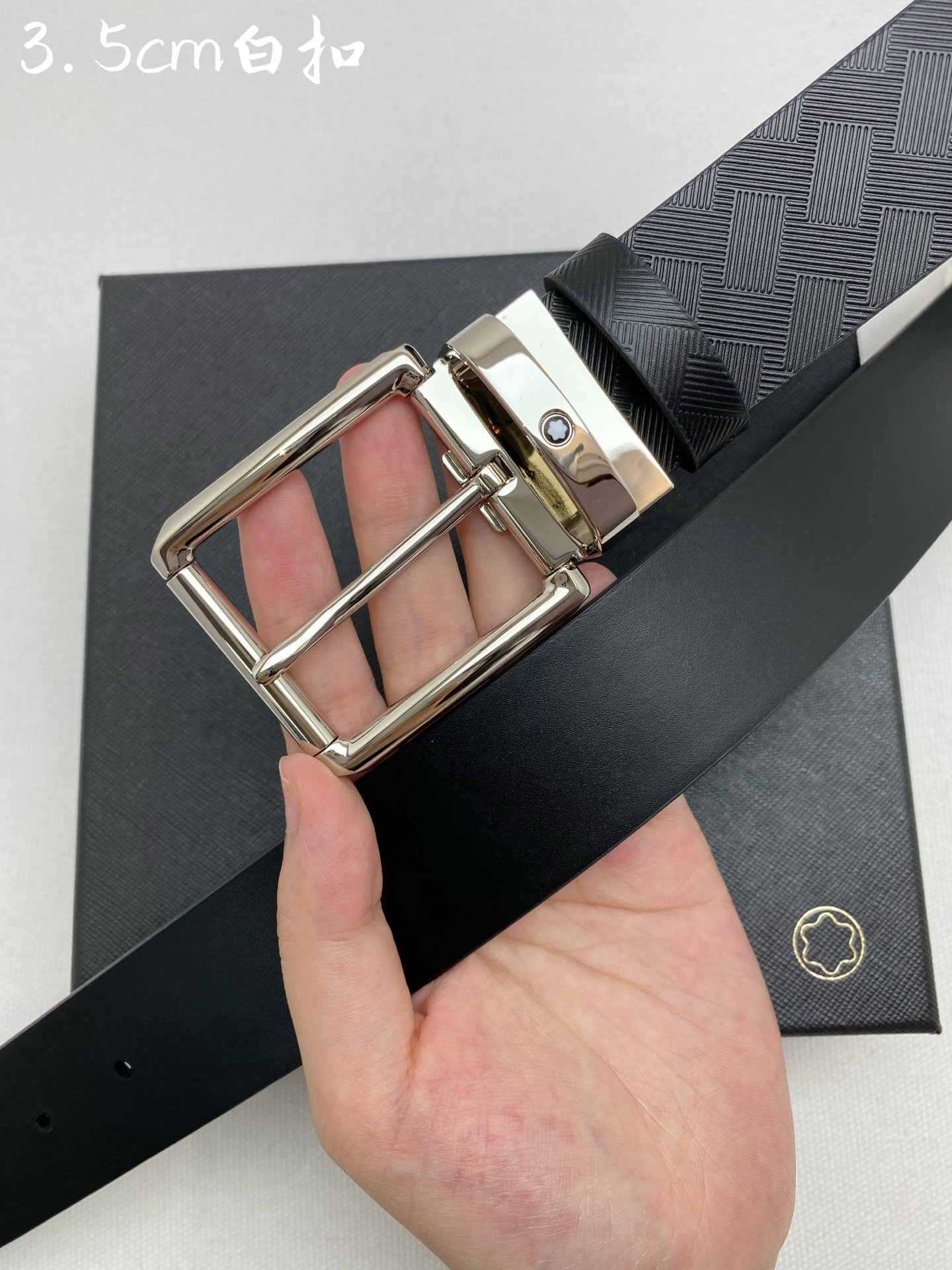 Montblanc万宝龙 宽3.5cm 采用头层牛皮 精品针式扣头 自由裁剪商务休闲皮带