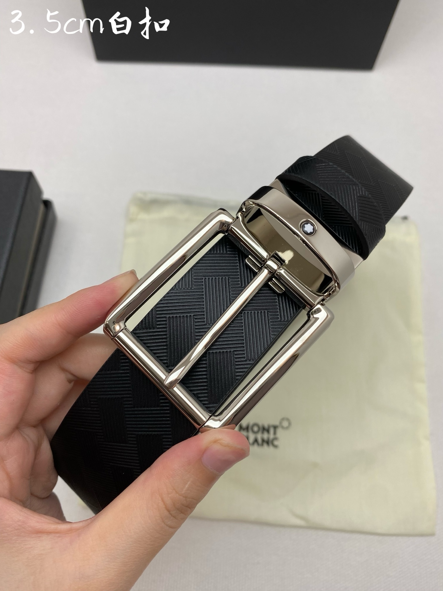 Montblanc万宝龙 宽3.5cm 采用头层牛皮 精品针式扣头 自由裁剪商务休闲皮带