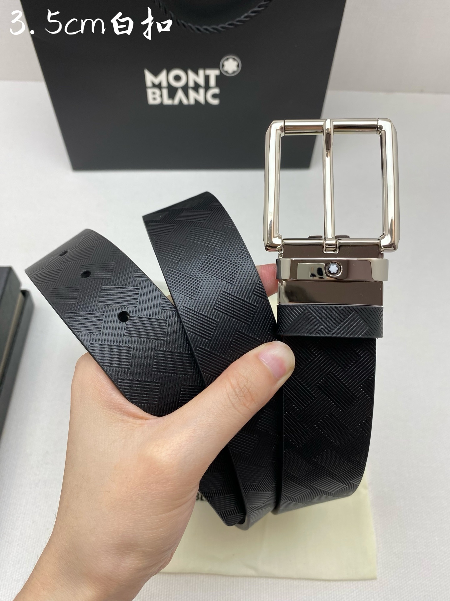 Montblanc万宝龙 宽3.5cm 采用头层牛皮 精品针式扣头 自由裁剪商务休闲皮带