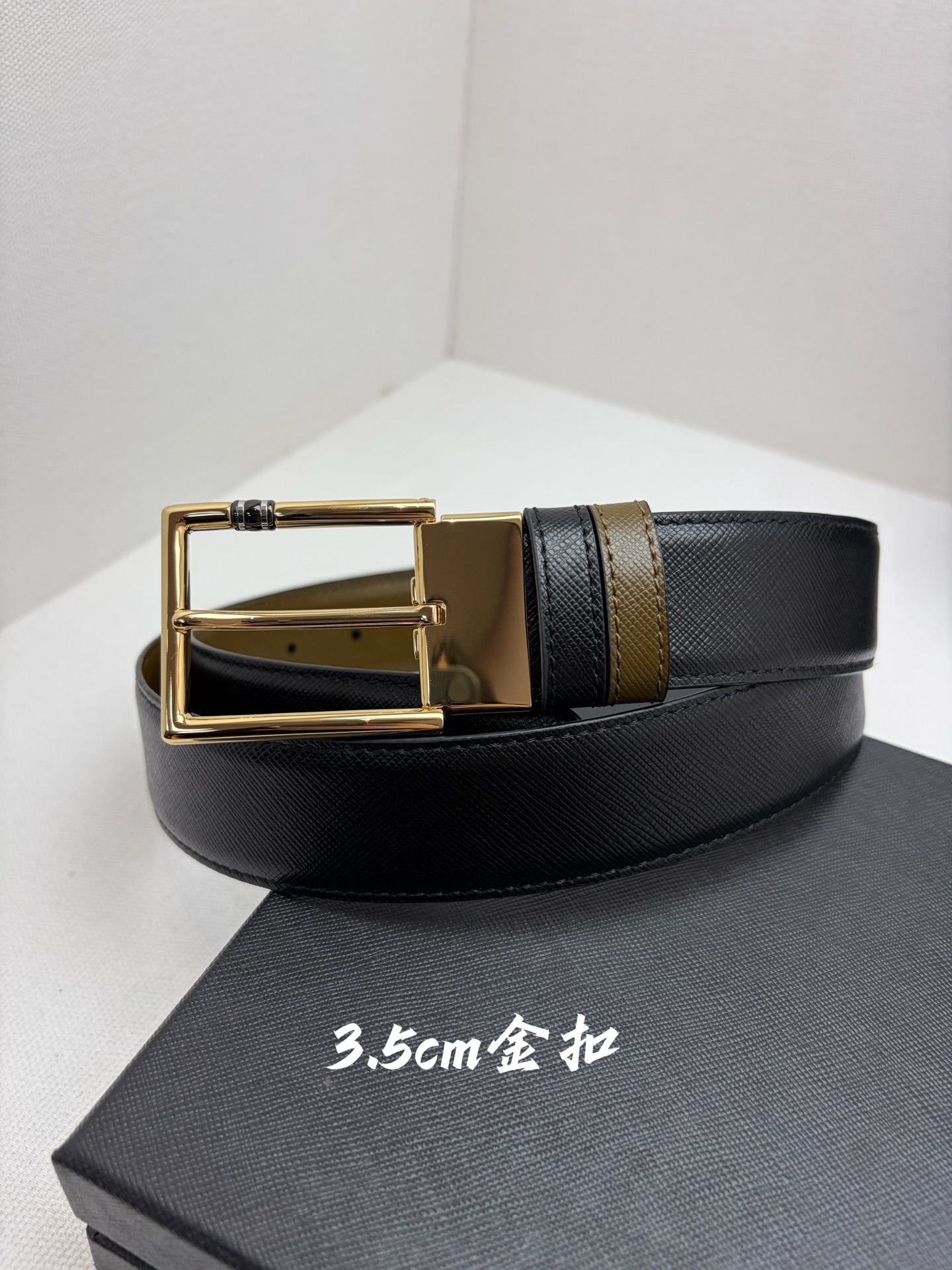 Montblanc万宝龙 宽3.5cm 采用头层牛皮 精品针式扣头 自由裁剪商务休闲皮带