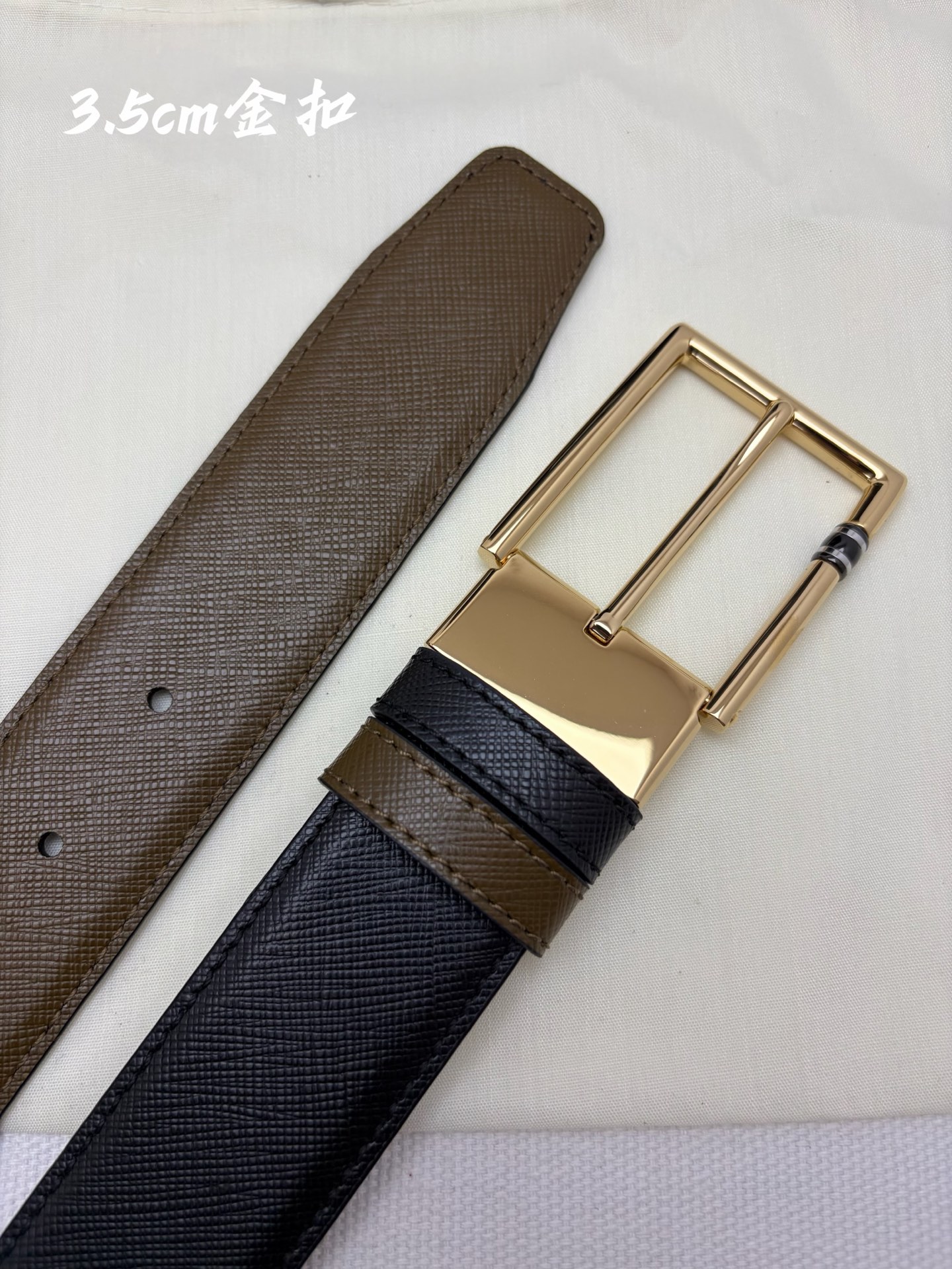 Montblanc万宝龙 宽3.5cm 采用头层牛皮 精品针式扣头 自由裁剪商务休闲皮带
