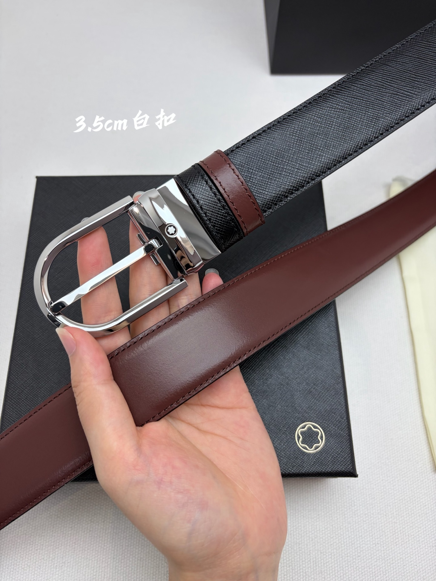 Montblanc万宝龙 宽3.5cm 采用头层牛皮 精品针式扣头 自由裁剪商务休闲皮带