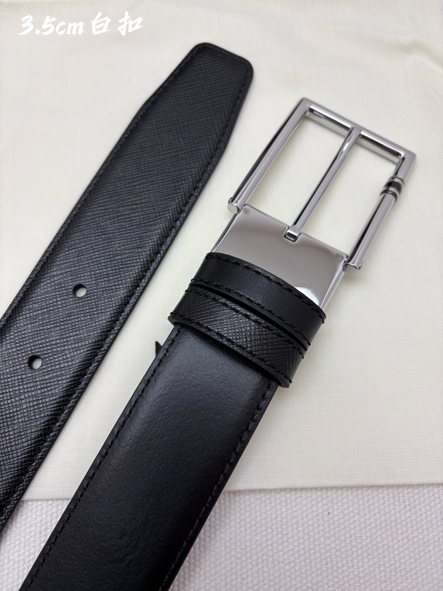 Montblanc万宝龙 宽3.5cm 采用头层牛皮 精品针式扣头 自由裁剪商务休闲皮带