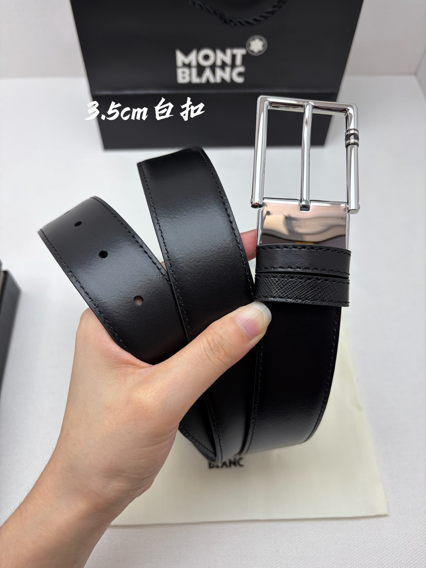 Montblanc万宝龙 宽3.5cm 采用头层牛皮 精品针式扣头 自由裁剪商务休闲皮带