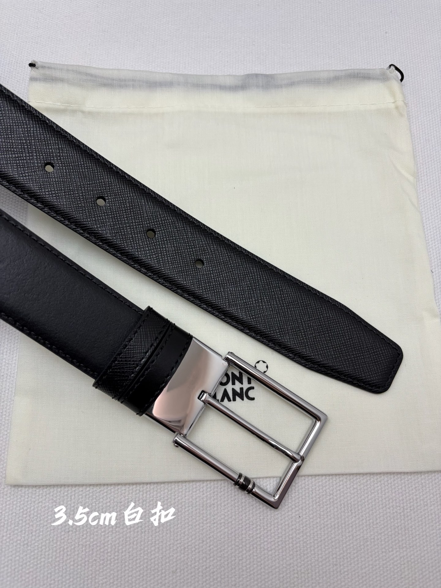 Montblanc万宝龙 宽3.5cm 采用头层牛皮 精品针式扣头 自由裁剪商务休闲皮带
