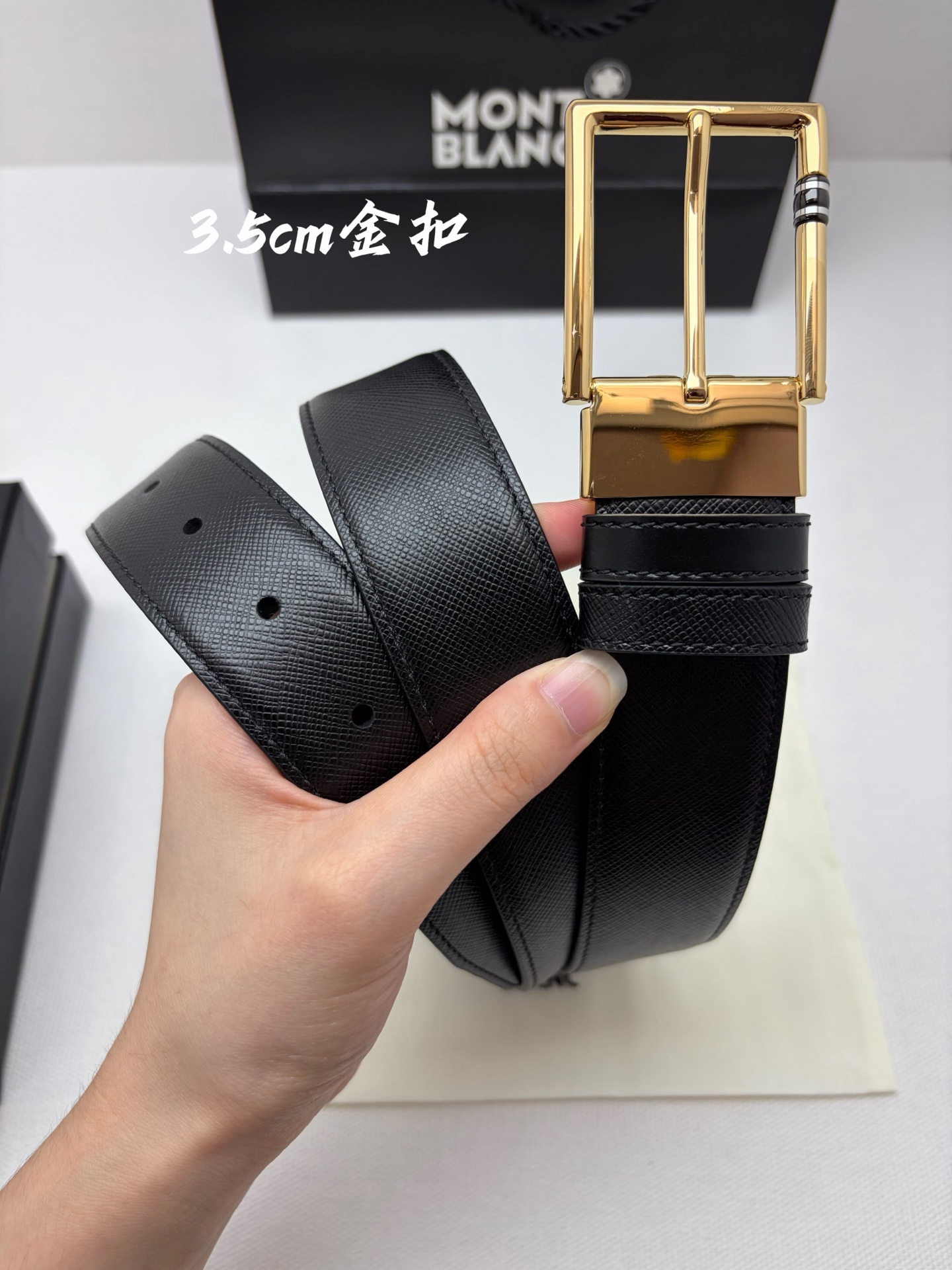 Montblanc万宝龙 宽3.5cm 采用头层牛皮 精品针式扣头 自由裁剪商务休闲皮带