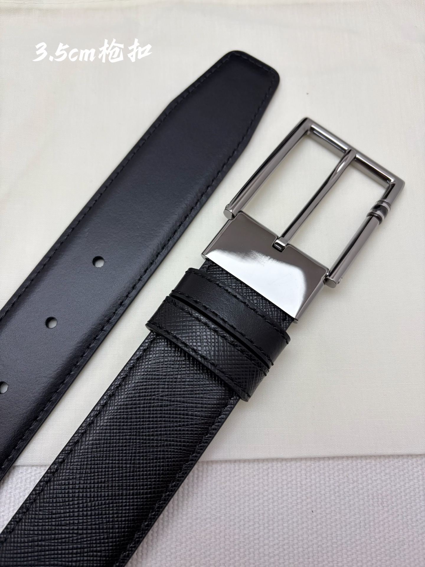 Montblanc万宝龙 宽3.5cm 采用头层牛皮 精品针式扣头 自由裁剪商务休闲皮带