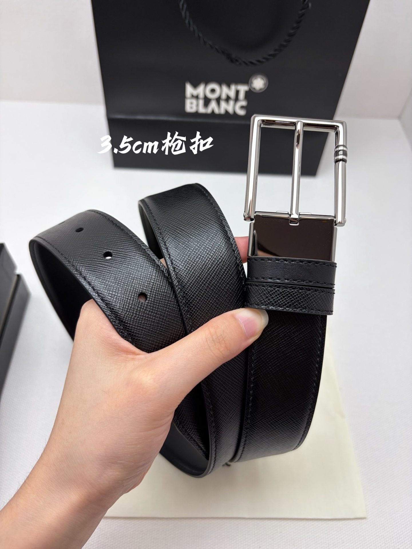 Montblanc万宝龙 宽3.5cm 采用头层牛皮 精品针式扣头 自由裁剪商务休闲皮带