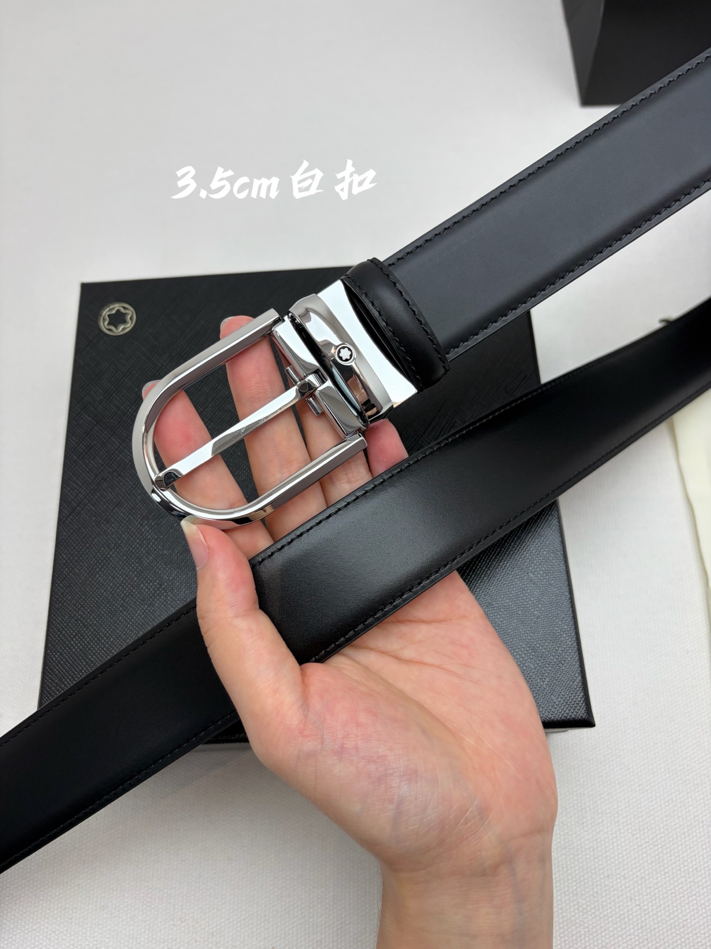 Montblanc万宝龙 宽3.5cm 采用头层牛皮 精品针式扣头 自由裁剪商务休闲皮带