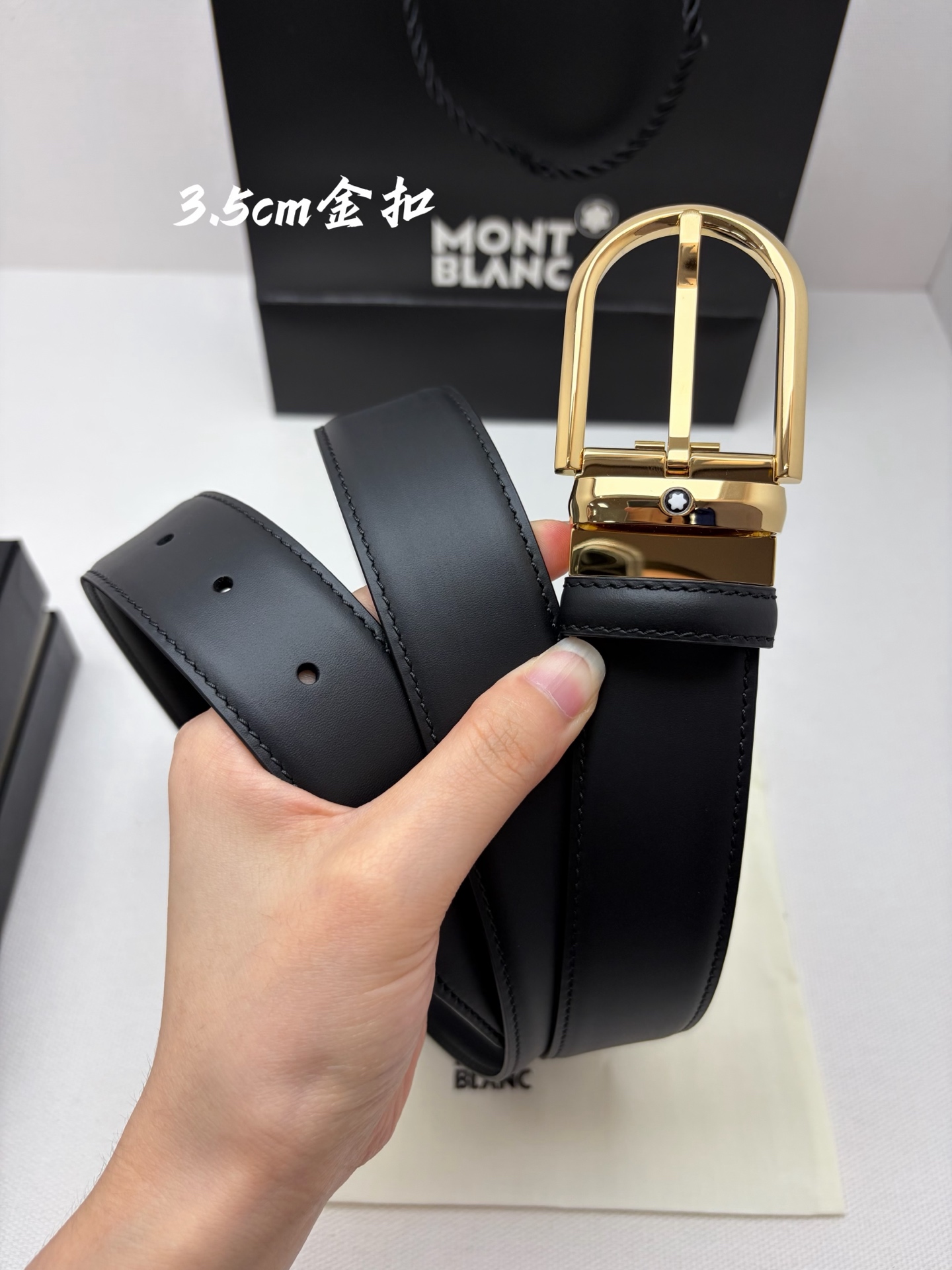 Montblanc万宝龙 宽3.5cm 采用头层牛皮 精品针式扣头 自由裁剪商务休闲皮带