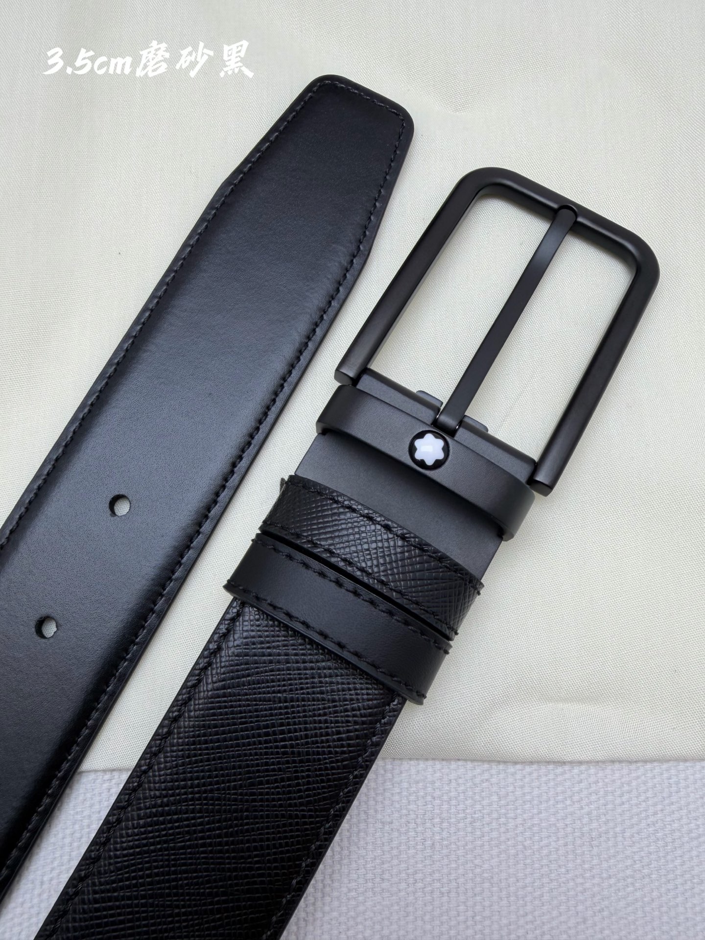 Montblanc万宝龙 宽3.5cm 采用头层牛皮 精品针式扣头 自由裁剪商务休闲皮带