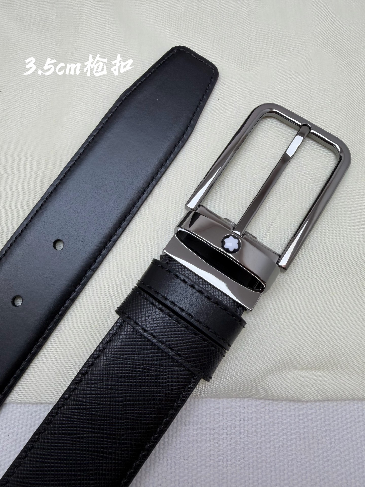 Montblanc万宝龙 宽3.5cm 采用头层牛皮 精品针式扣头 自由裁剪商务休闲皮带