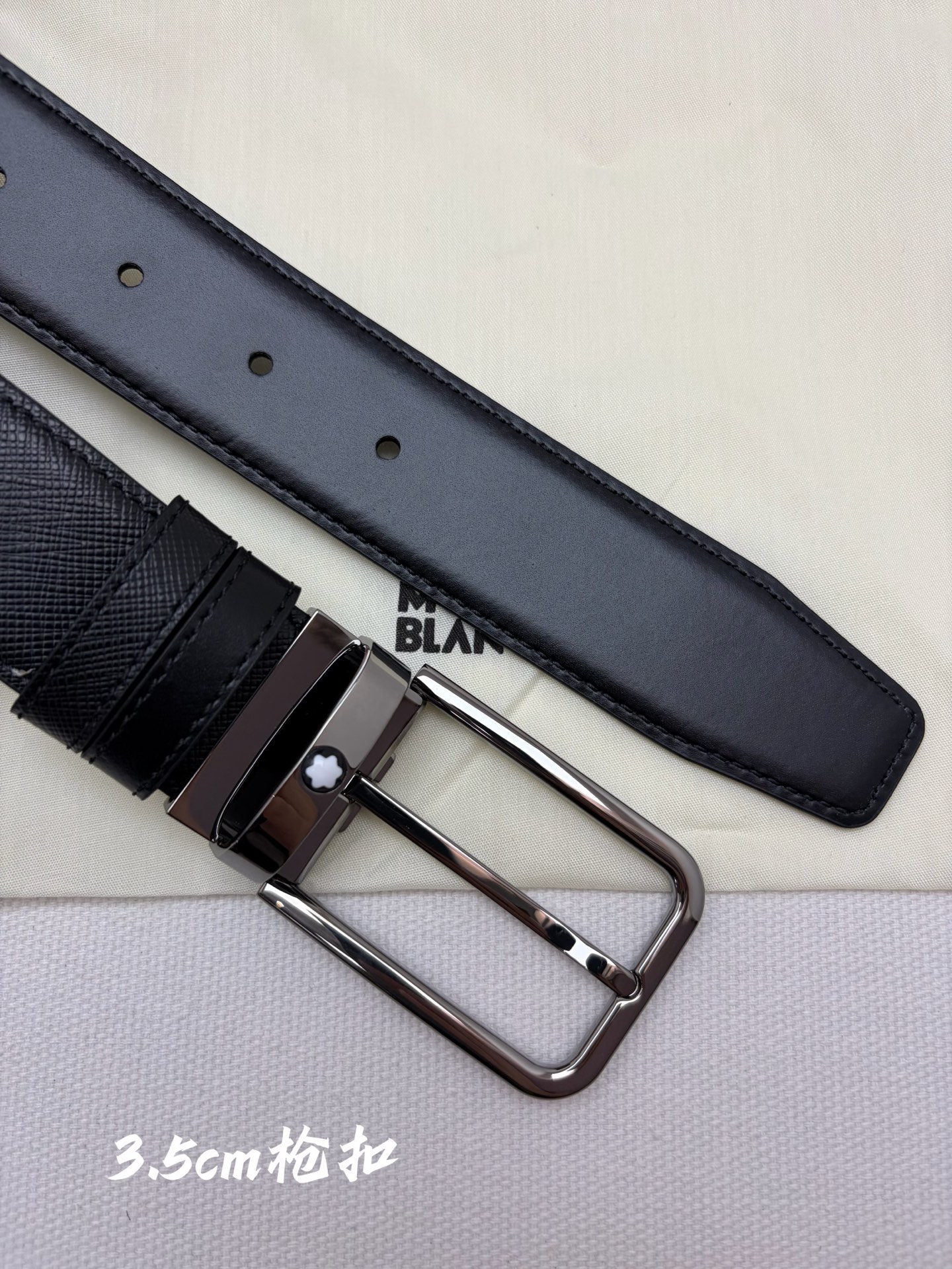 Montblanc万宝龙 宽3.5cm 采用头层牛皮 精品针式扣头 自由裁剪商务休闲皮带