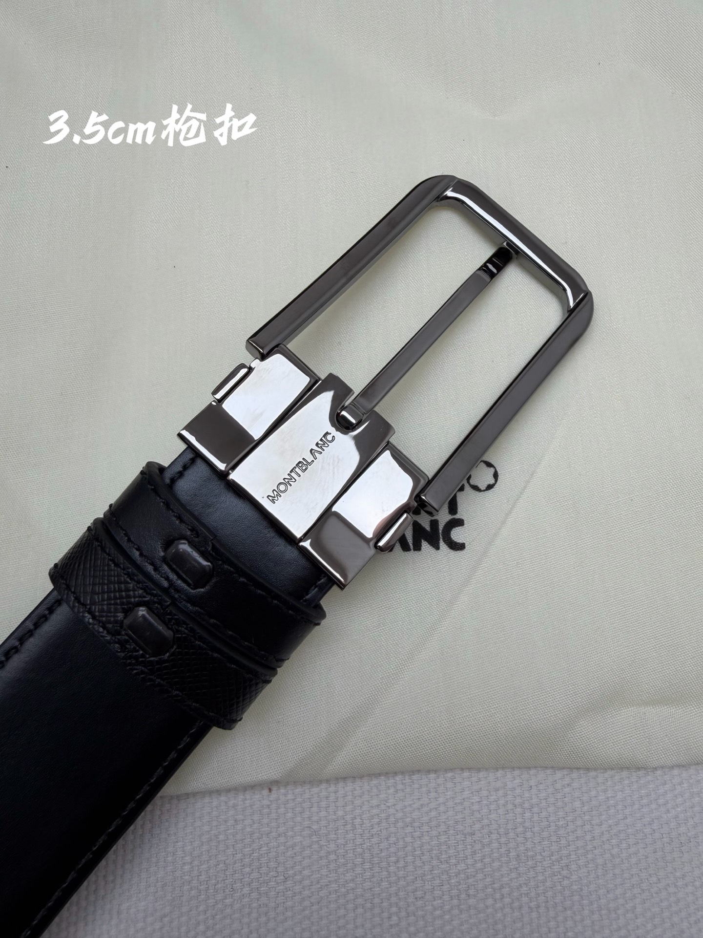 Montblanc万宝龙 宽3.5cm 采用头层牛皮 精品针式扣头 自由裁剪商务休闲皮带