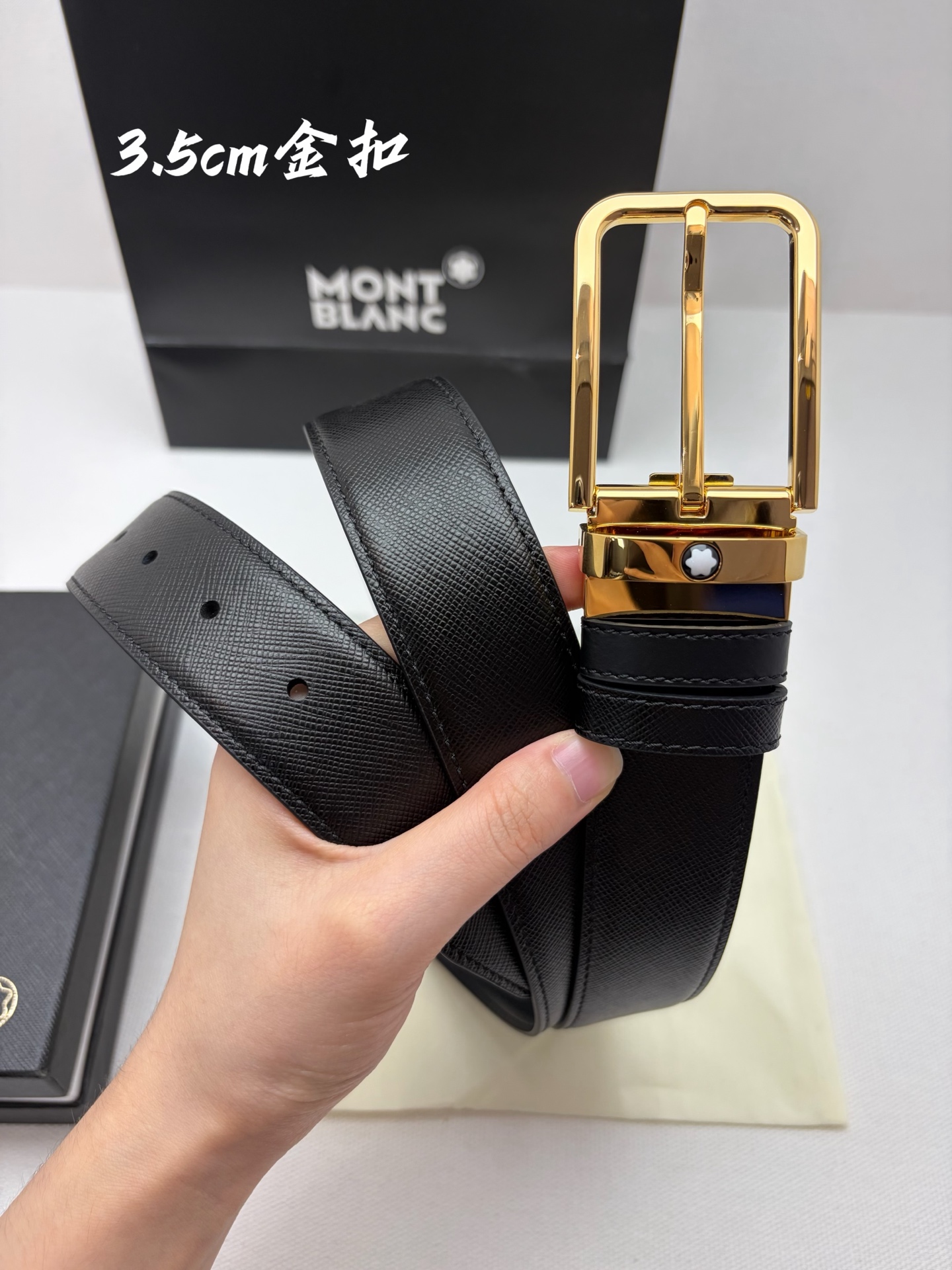 Montblanc万宝龙 宽3.5cm 采用头层牛皮 精品针式扣头 自由裁剪商务休闲皮带