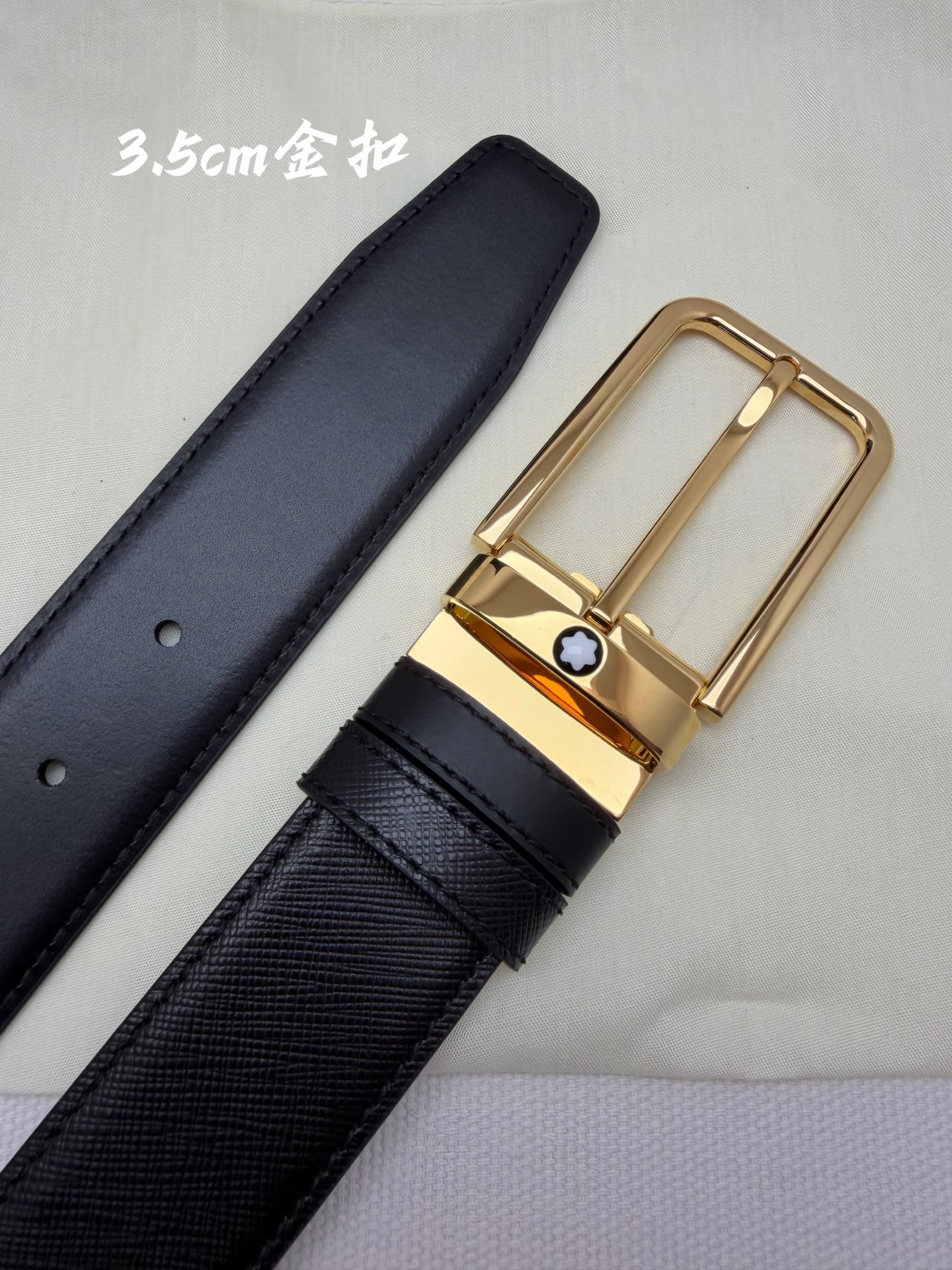 Montblanc万宝龙 宽3.5cm 采用头层牛皮 精品针式扣头 自由裁剪商务休闲皮带