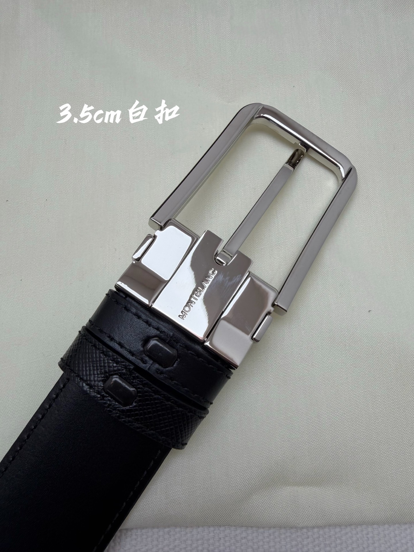 Montblanc万宝龙 宽3.5cm 采用头层牛皮 精品针式扣头 自由裁剪商务休闲皮带