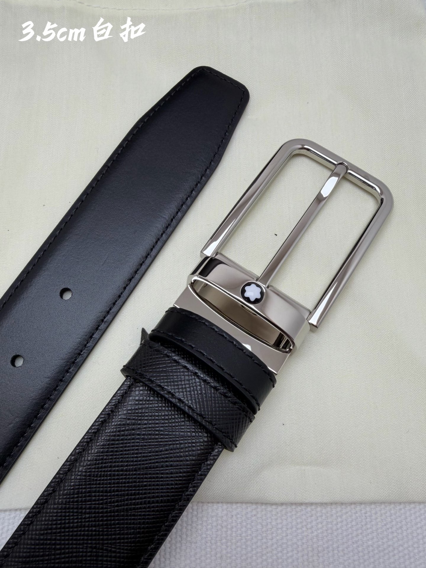 Montblanc万宝龙 宽3.5cm 采用头层牛皮 精品针式扣头 自由裁剪商务休闲皮带