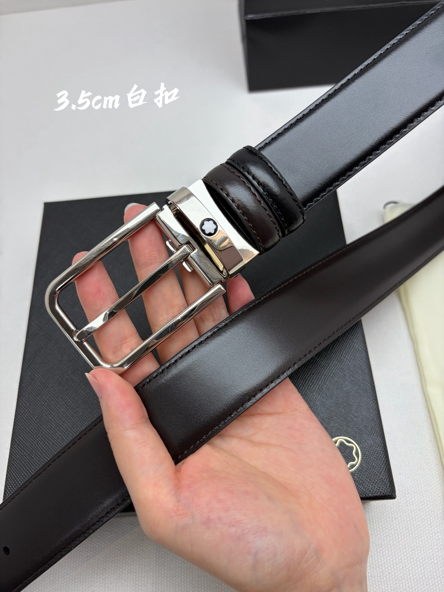 Montblanc万宝龙 宽3.5cm 采用头层牛皮 精品针式扣头 自由裁剪商务休闲皮带