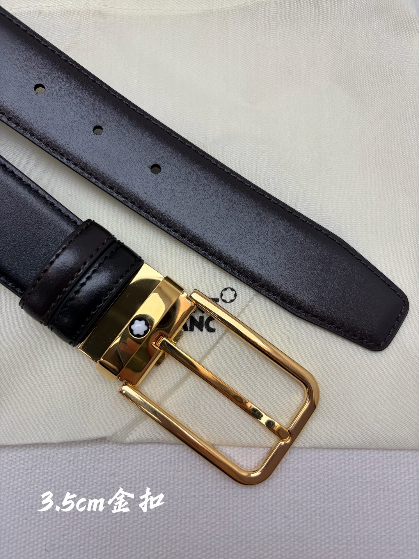 Montblanc万宝龙 宽3.5cm 采用头层牛皮 精品针式扣头 自由裁剪商务休闲皮带
