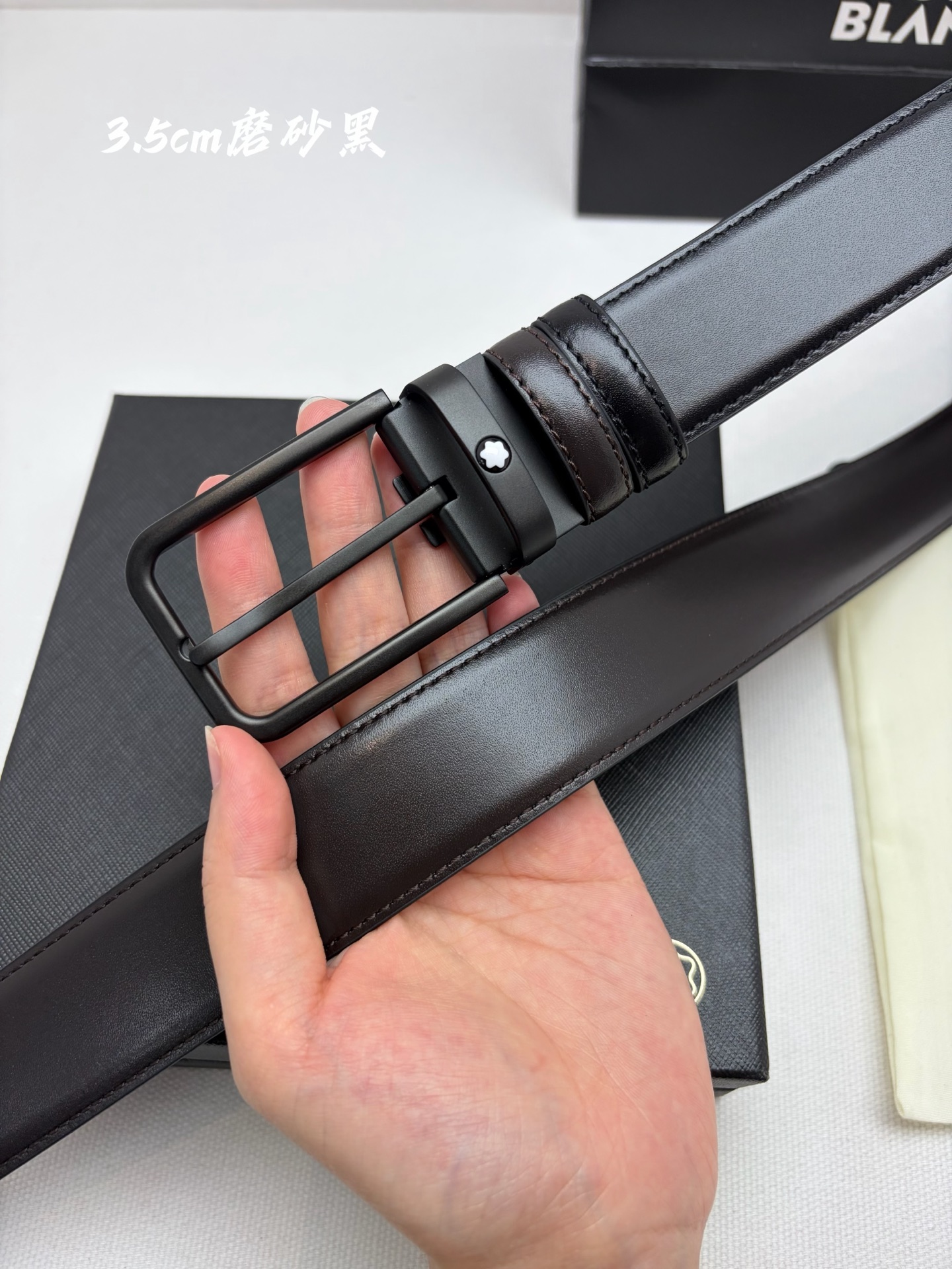 Montblanc万宝龙 宽3.5cm 采用头层牛皮 精品针式扣头 自由裁剪商务休闲皮带
