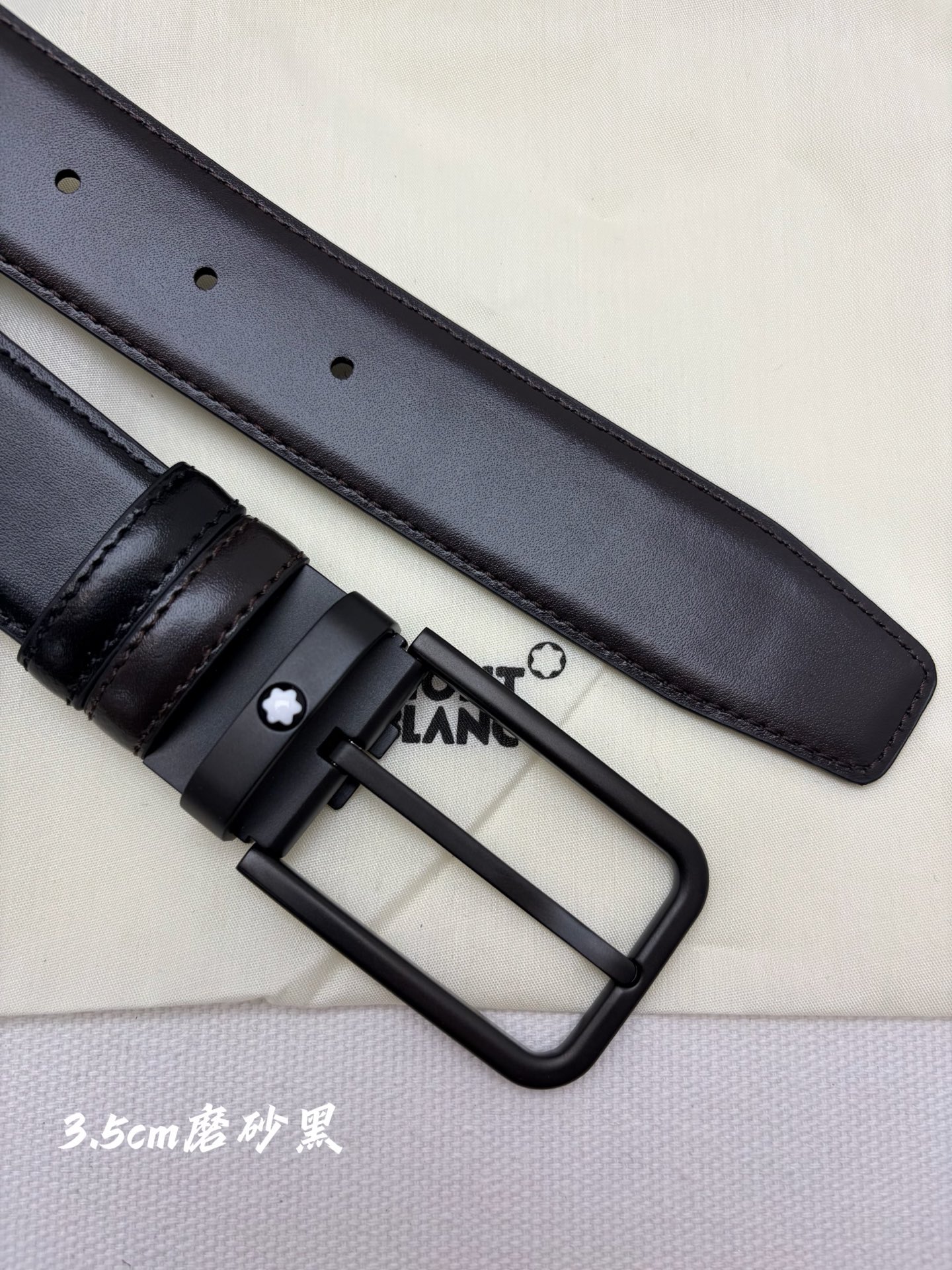 Montblanc万宝龙 宽3.5cm 采用头层牛皮 精品针式扣头 自由裁剪商务休闲皮带