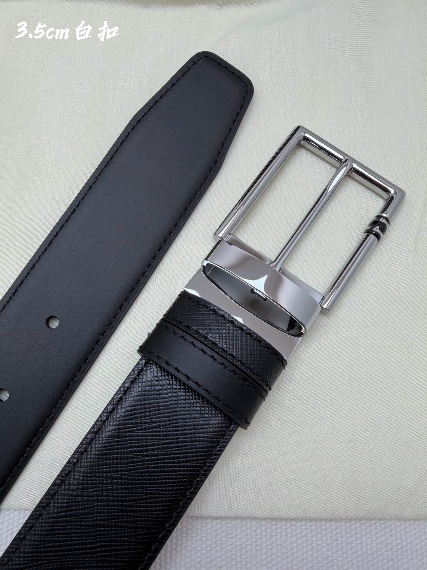 Montblanc万宝龙 宽3.5cm 采用头层牛皮 精品针式扣头 自由裁剪商务休闲皮带